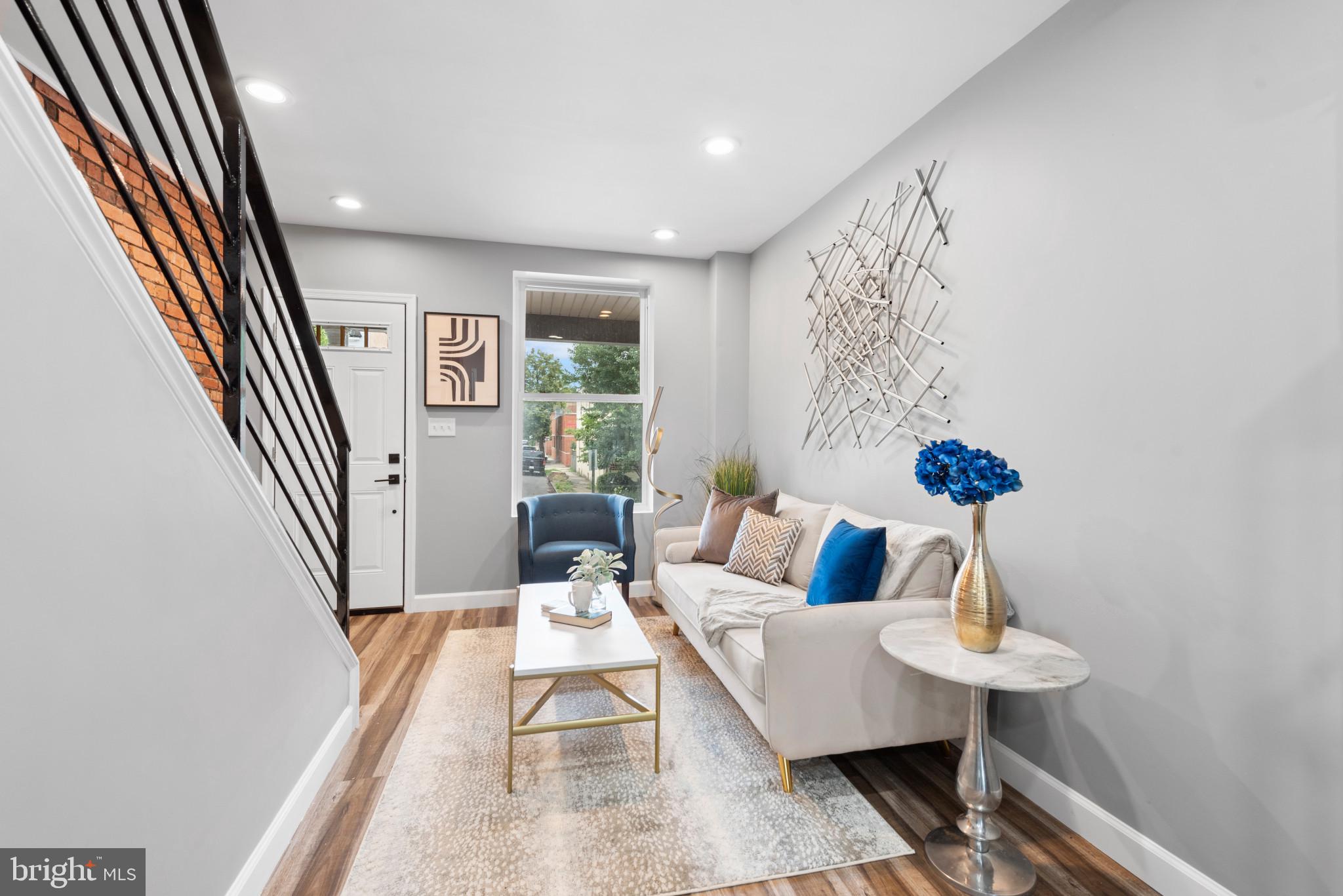 856 W 33RD STREET