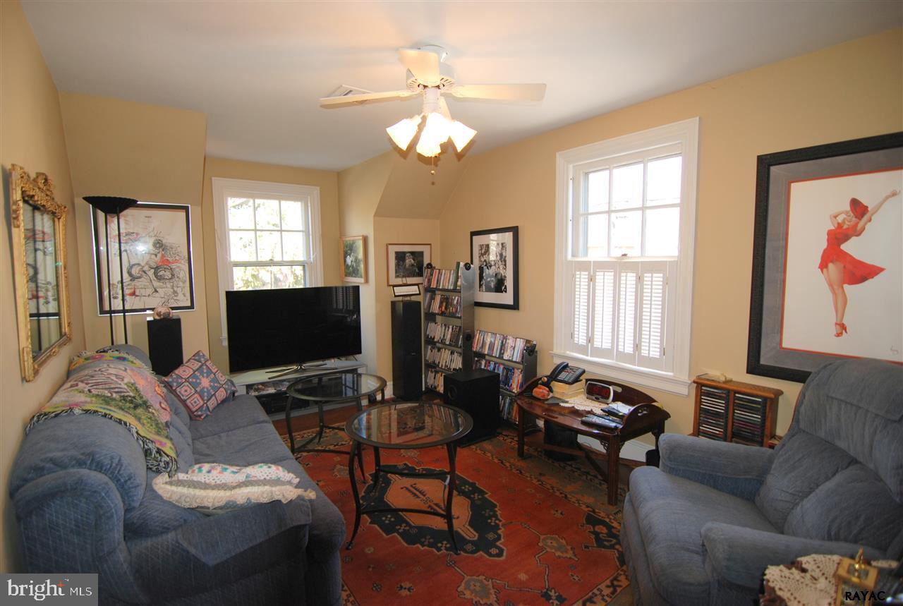 SPRINGDALE - Residential