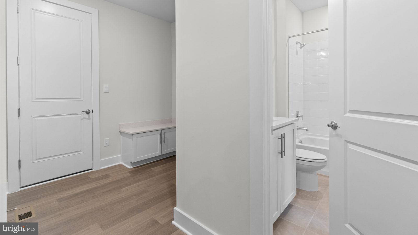 COLLINGWOOD CHASE - Residential