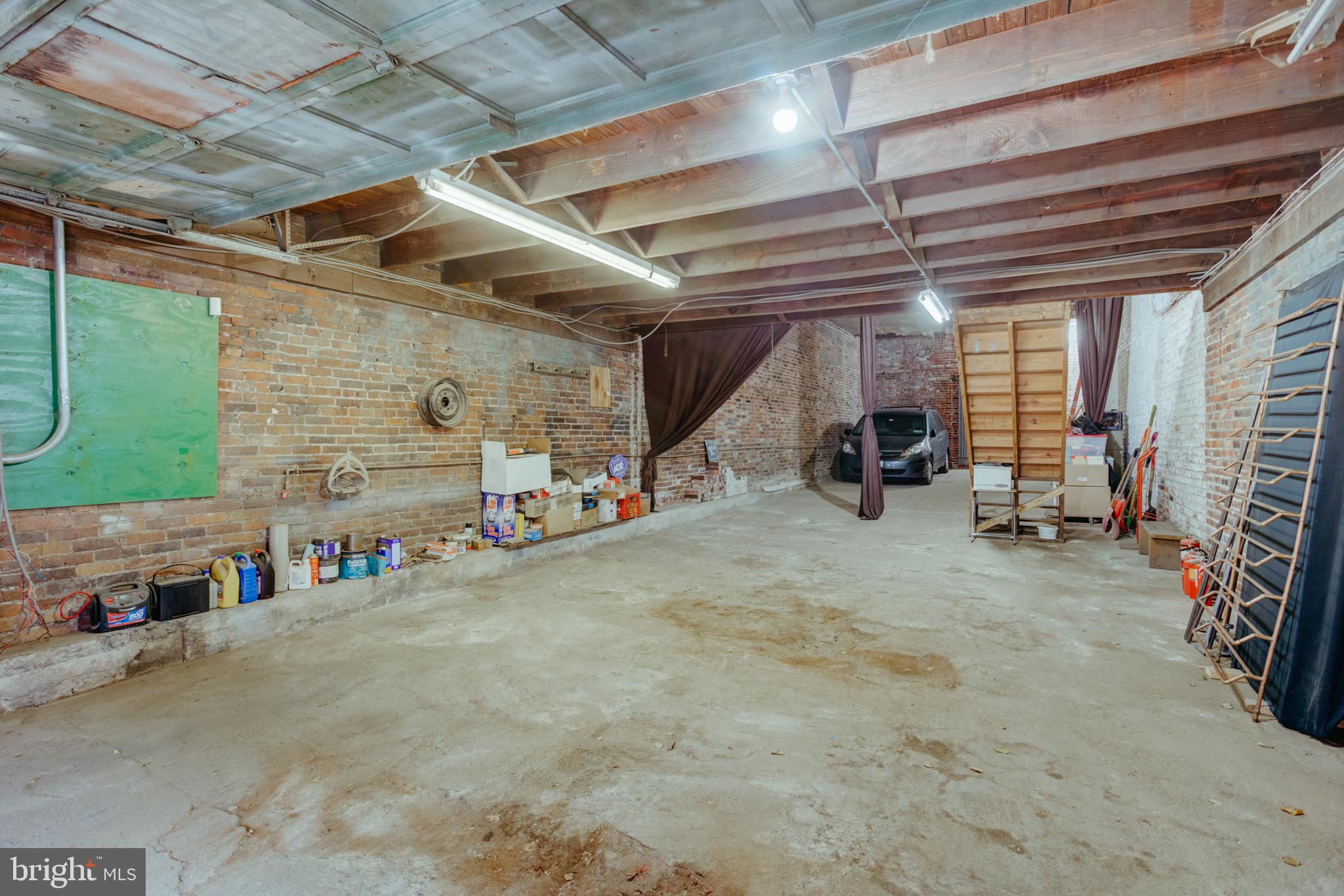 HARROWGATE - Commercial Sale