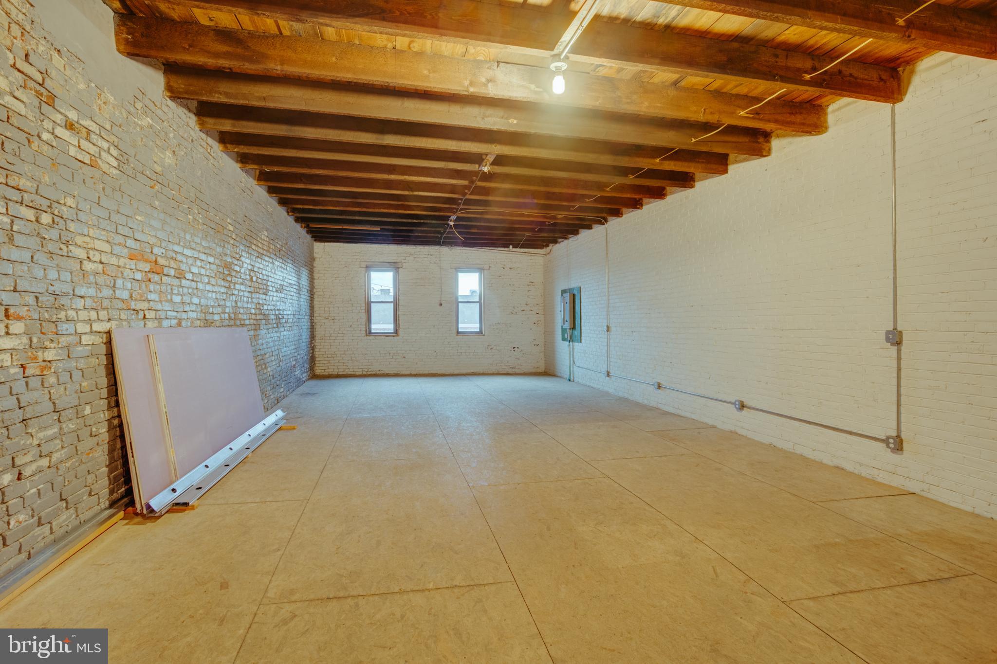 HARROWGATE - Commercial Sale