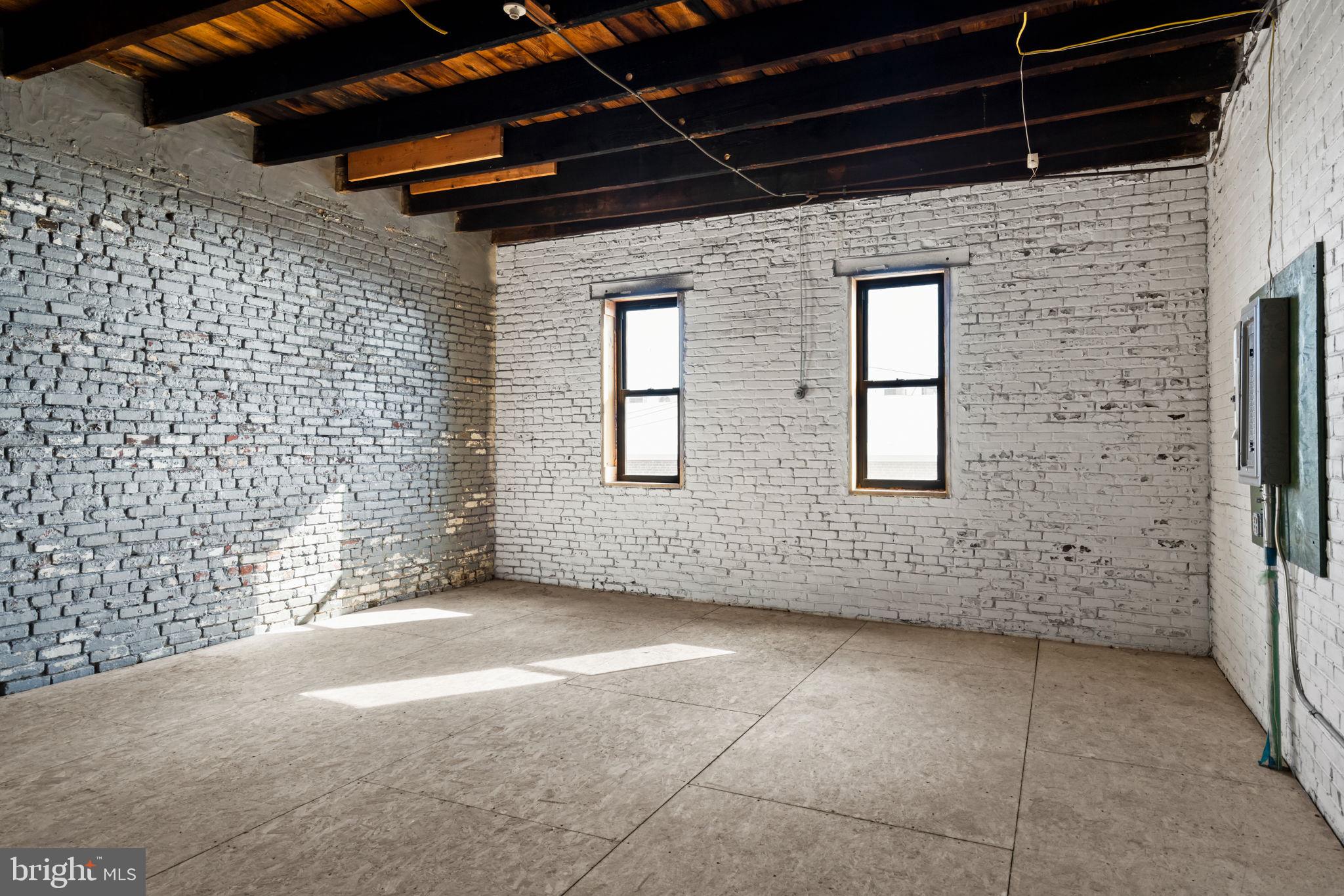 HARROWGATE - Commercial Sale