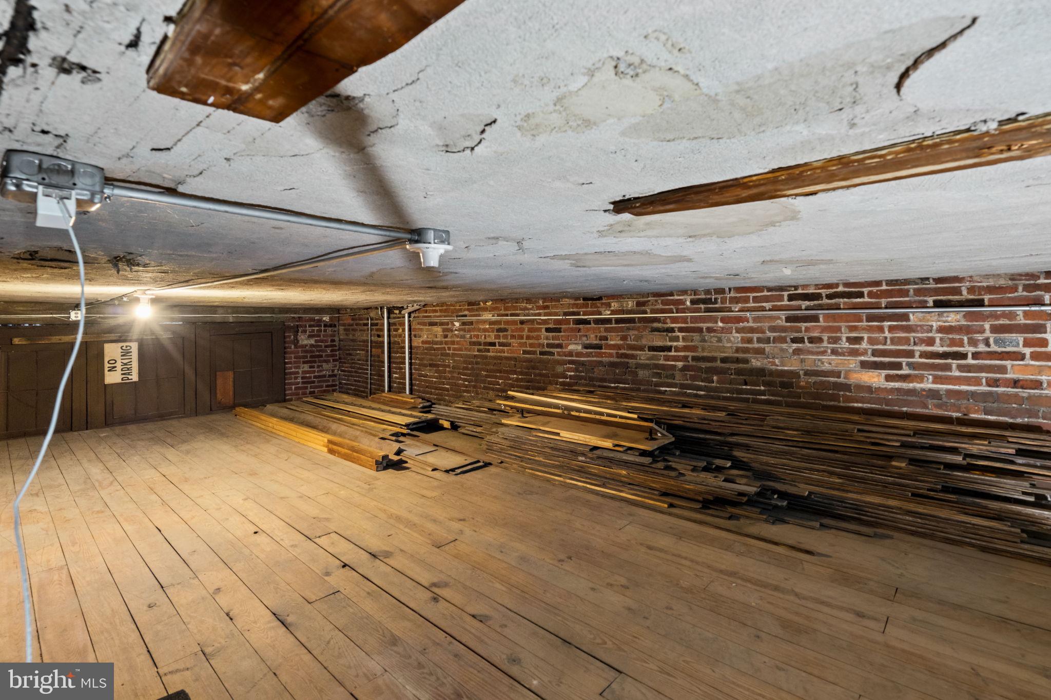 HARROWGATE - Commercial Sale