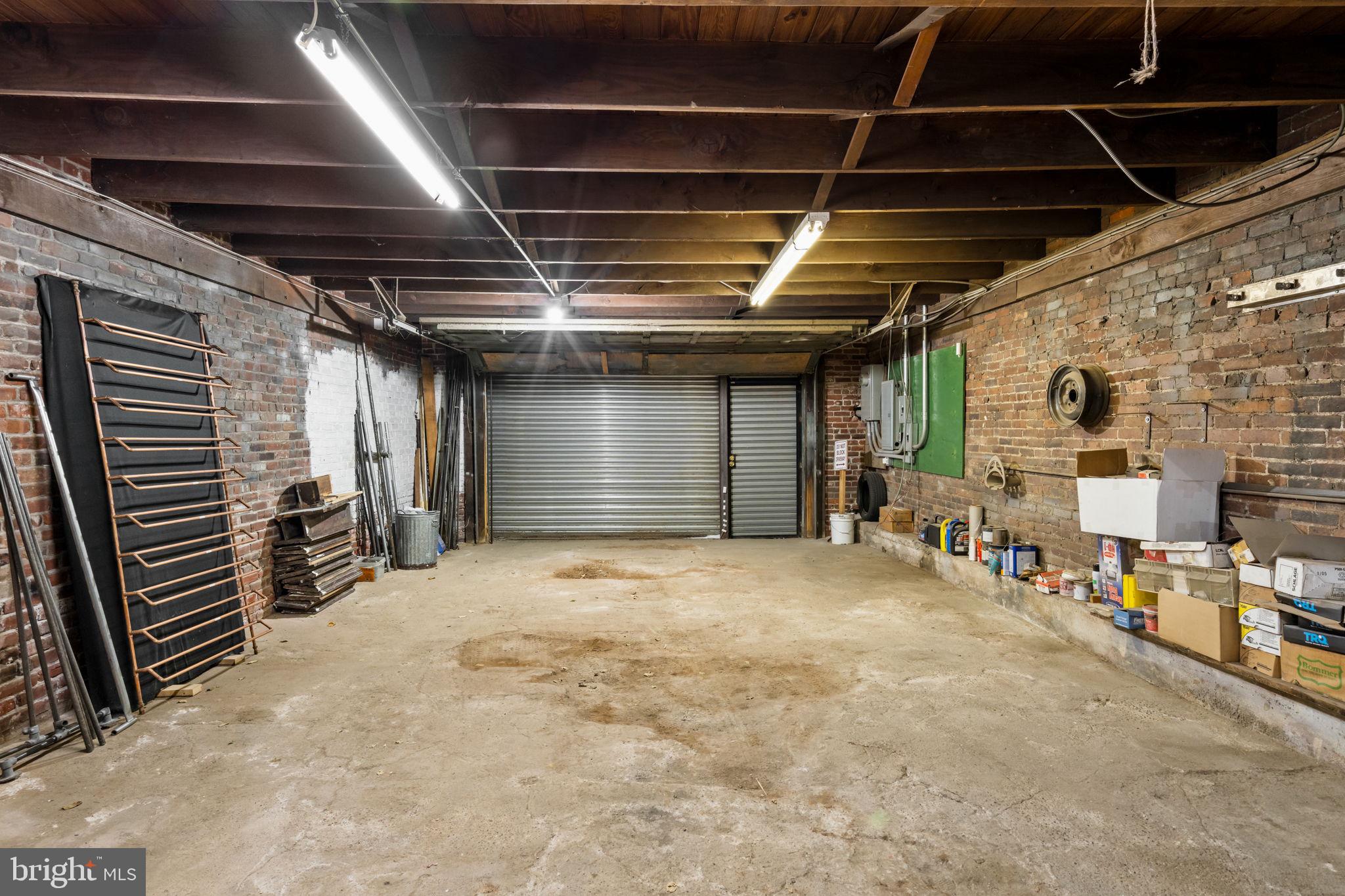 HARROWGATE - Commercial Sale