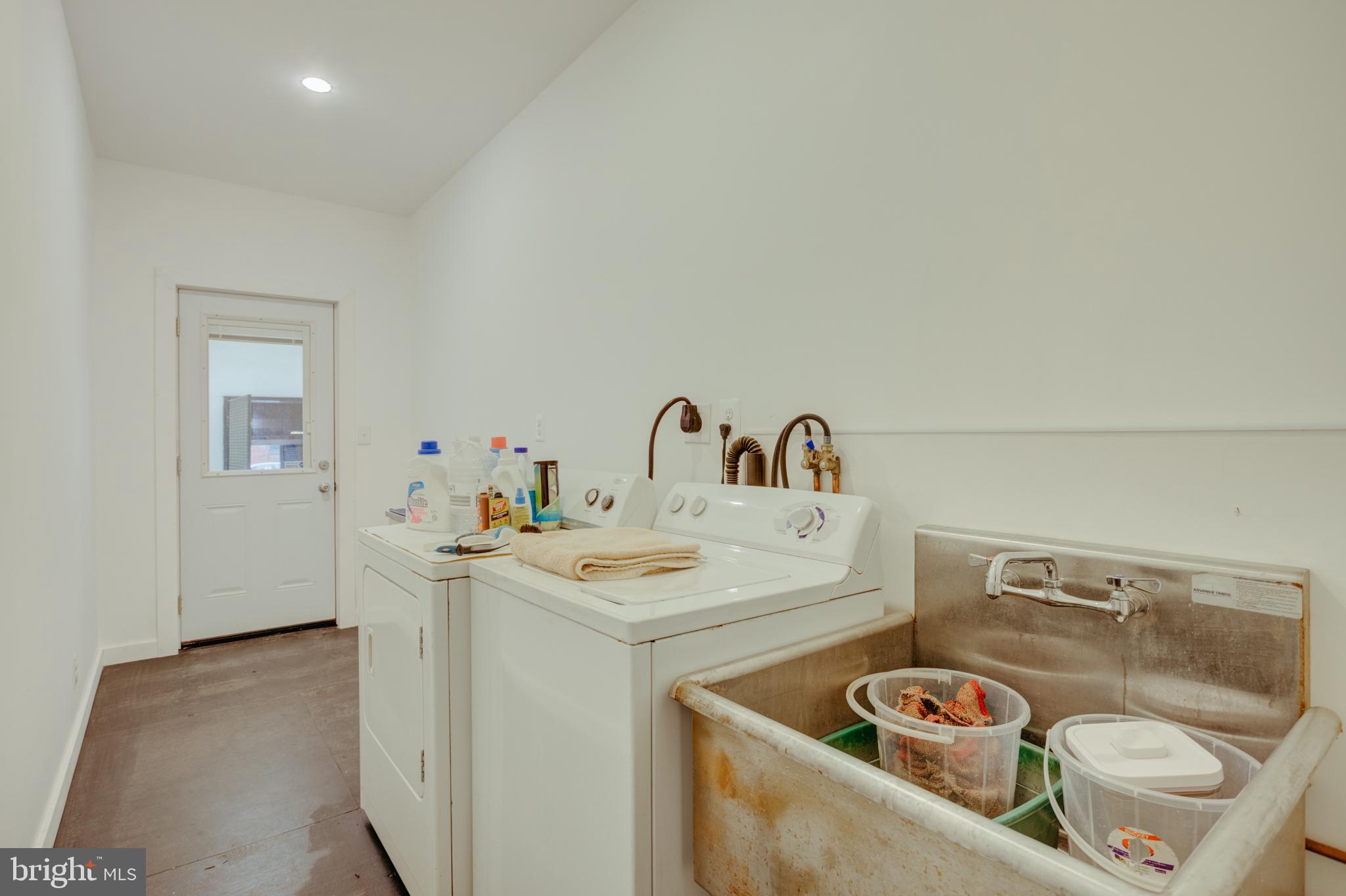 HARROWGATE - Commercial Sale