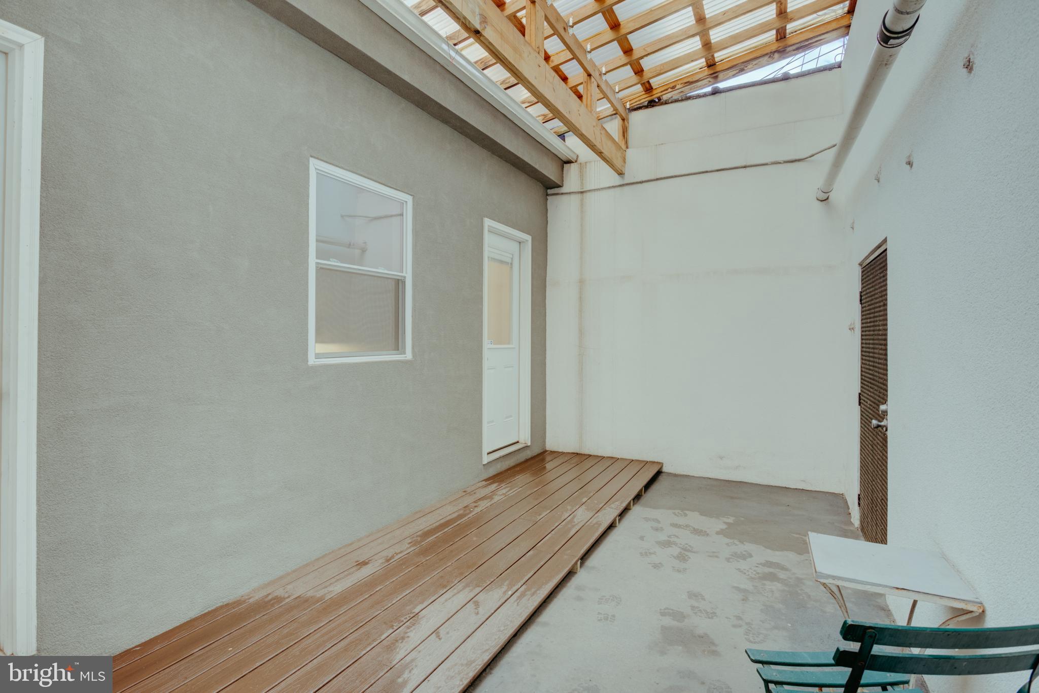 HARROWGATE - Commercial Sale