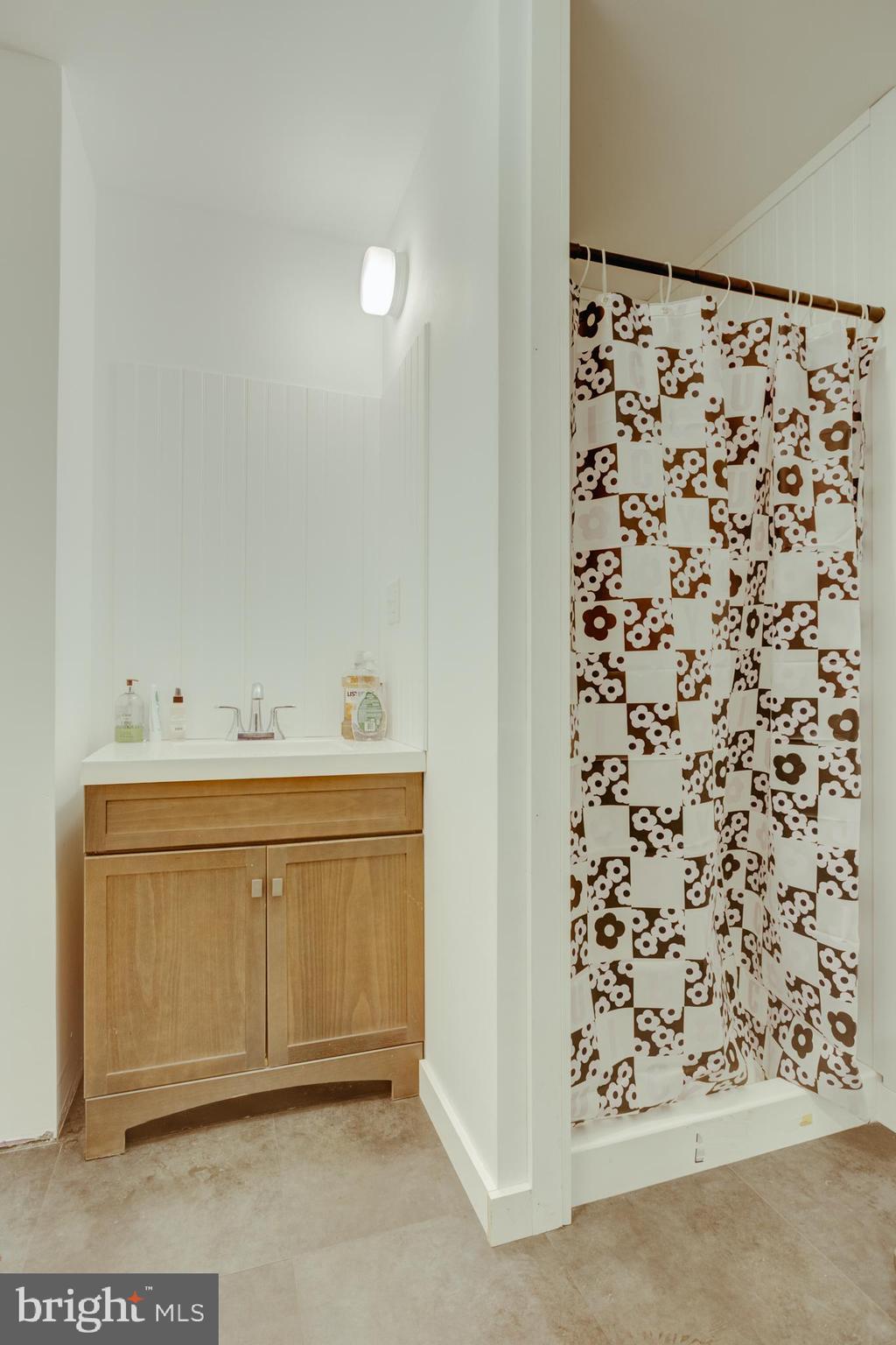 HARROWGATE - Commercial Sale