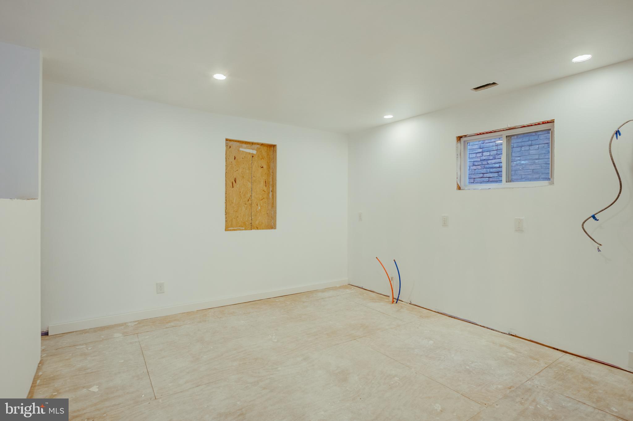 HARROWGATE - Commercial Sale