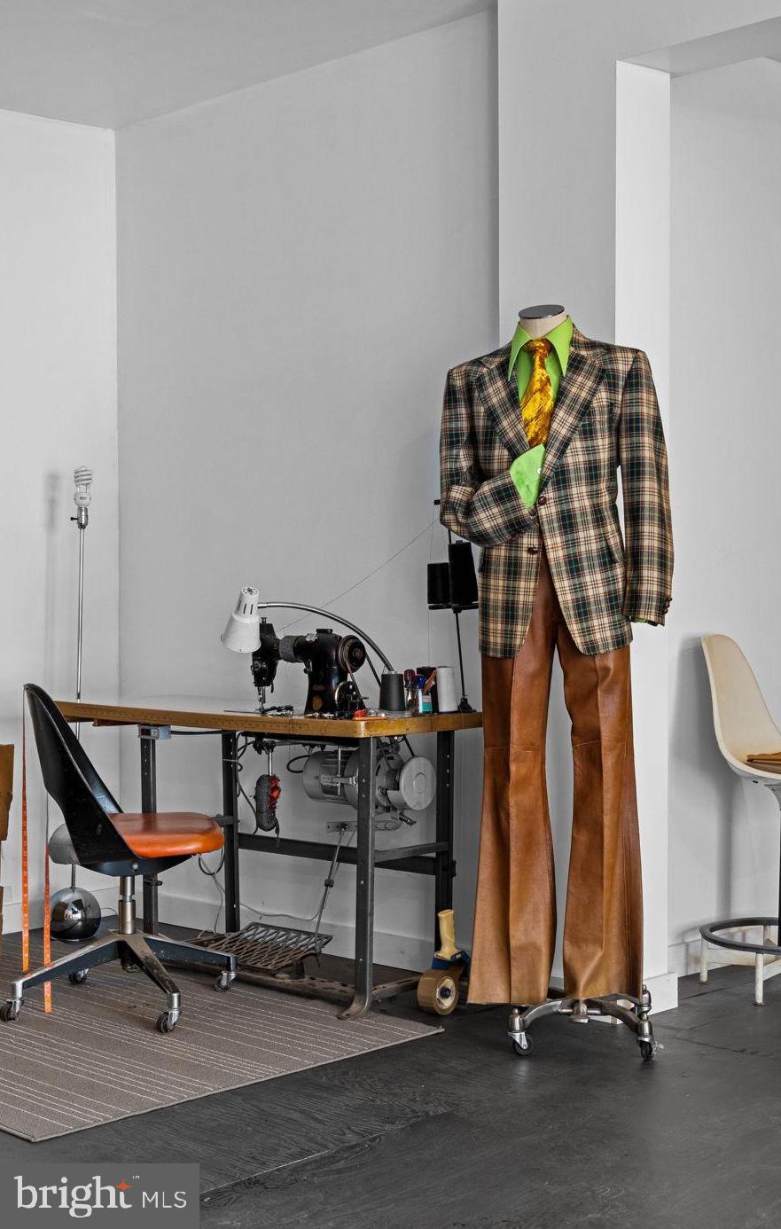 HARROWGATE - Commercial Sale