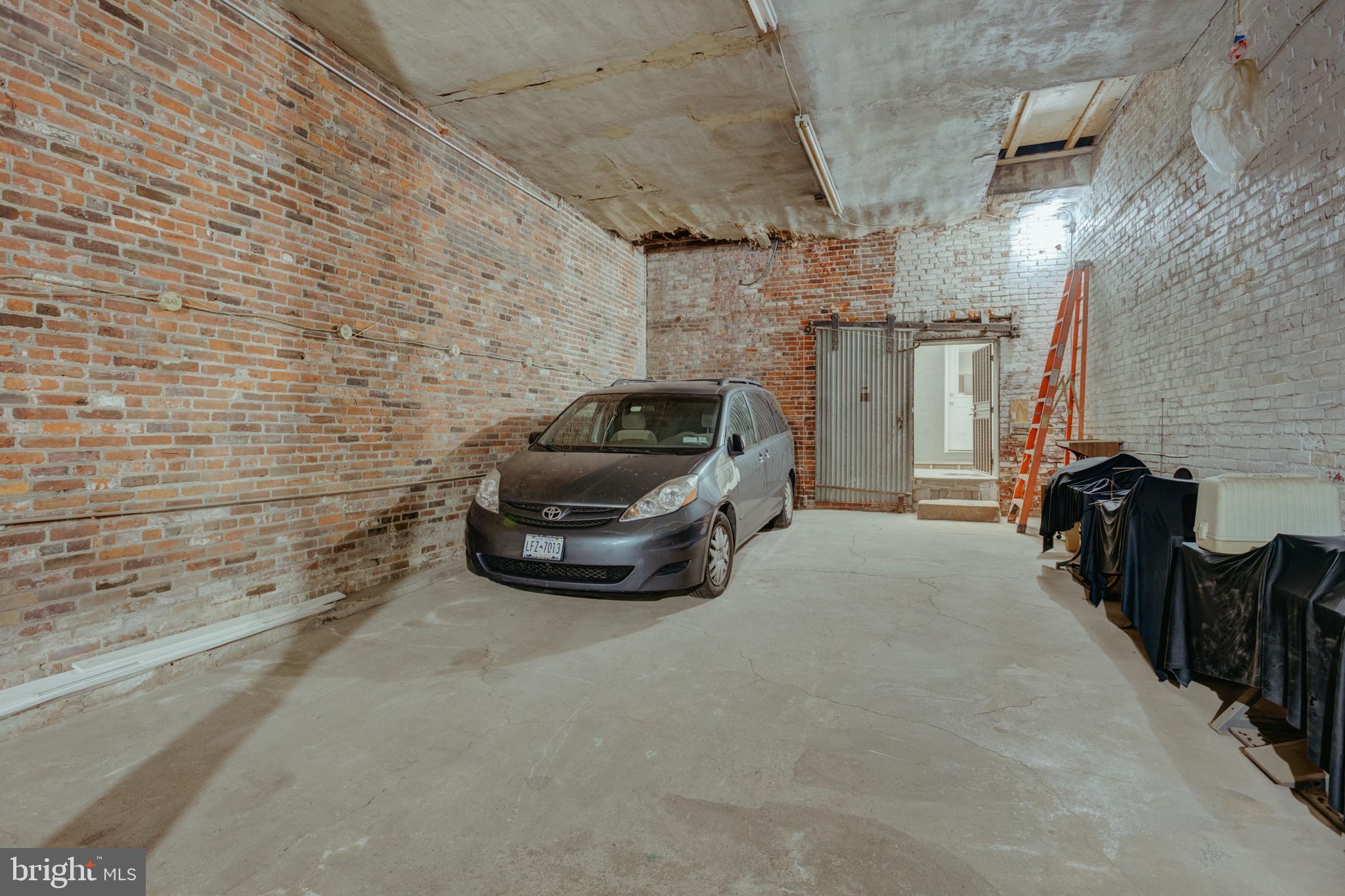 HARROWGATE - Commercial Sale