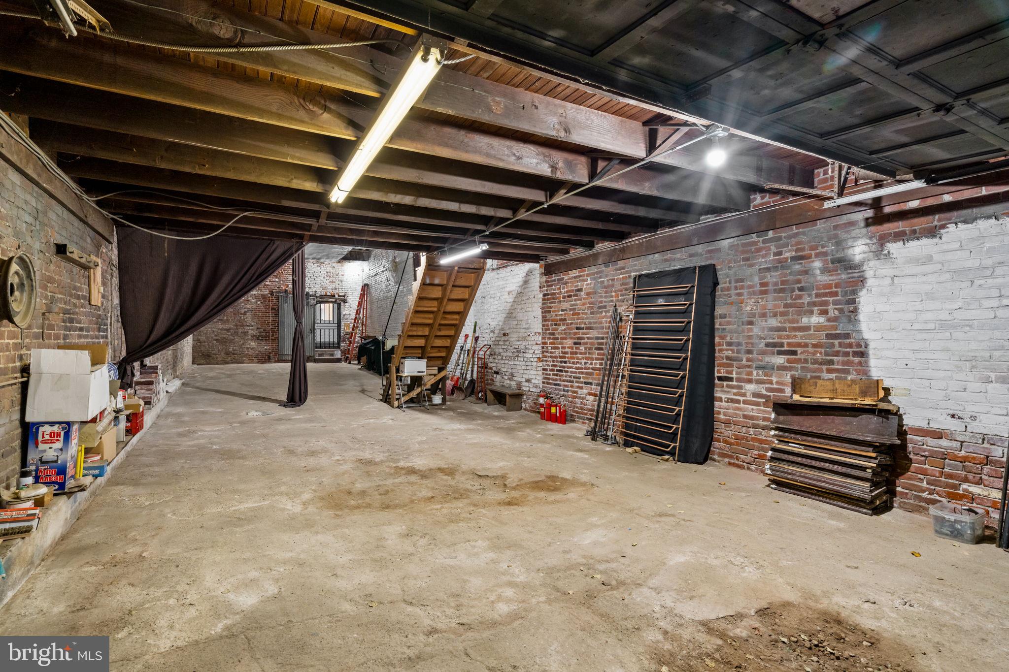 HARROWGATE - Commercial Sale