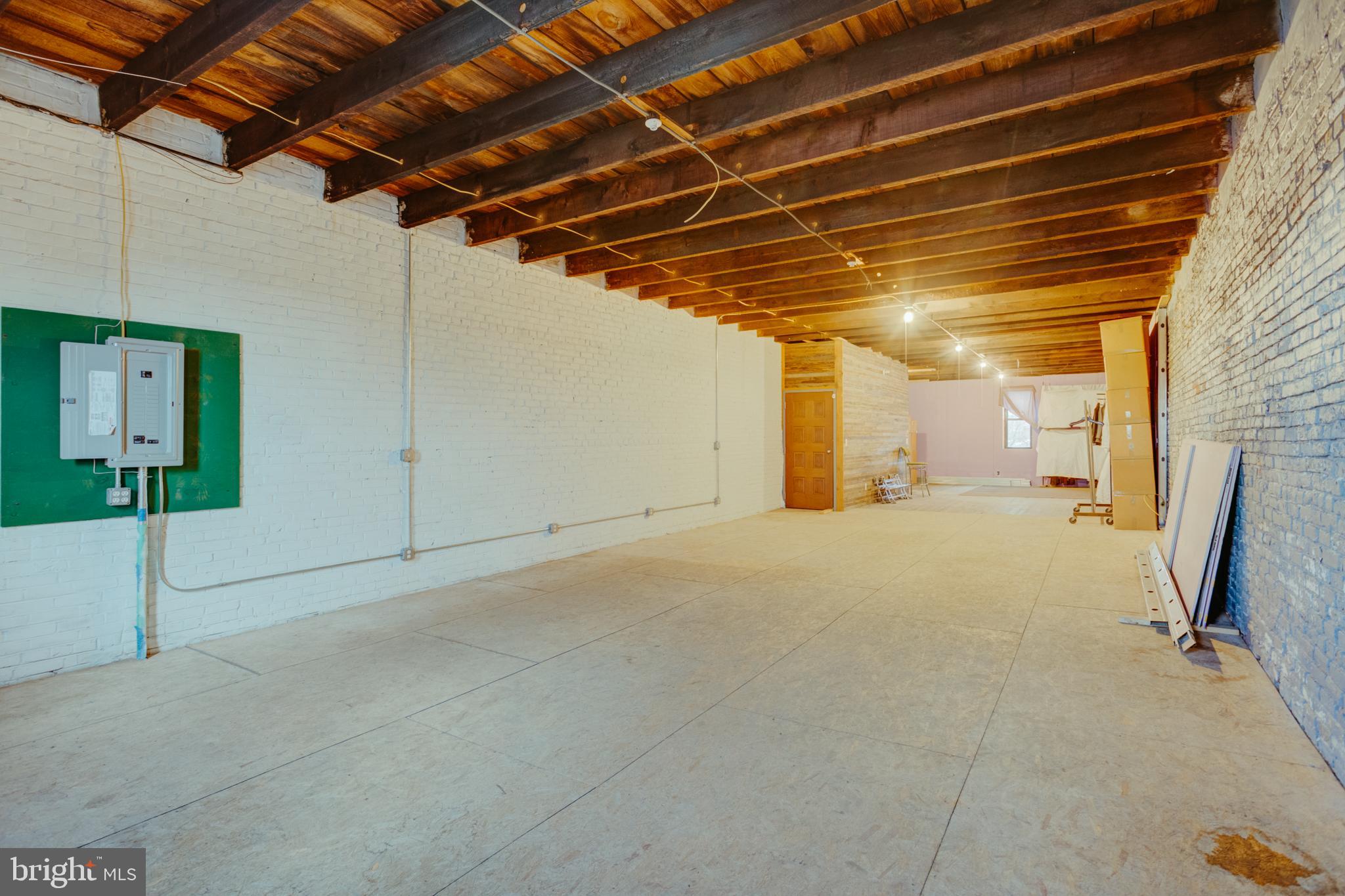 HARROWGATE - Commercial Sale