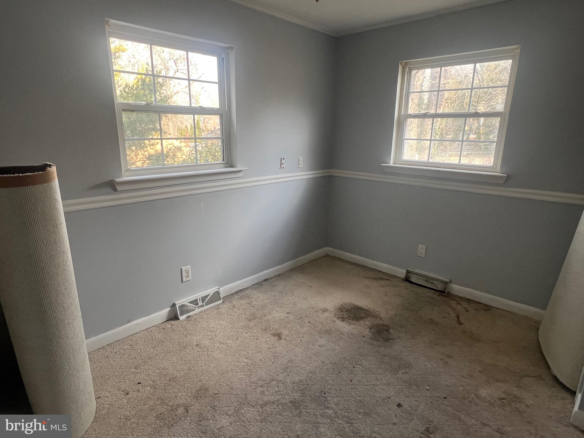 ROBSHIRE MANOR - Residential