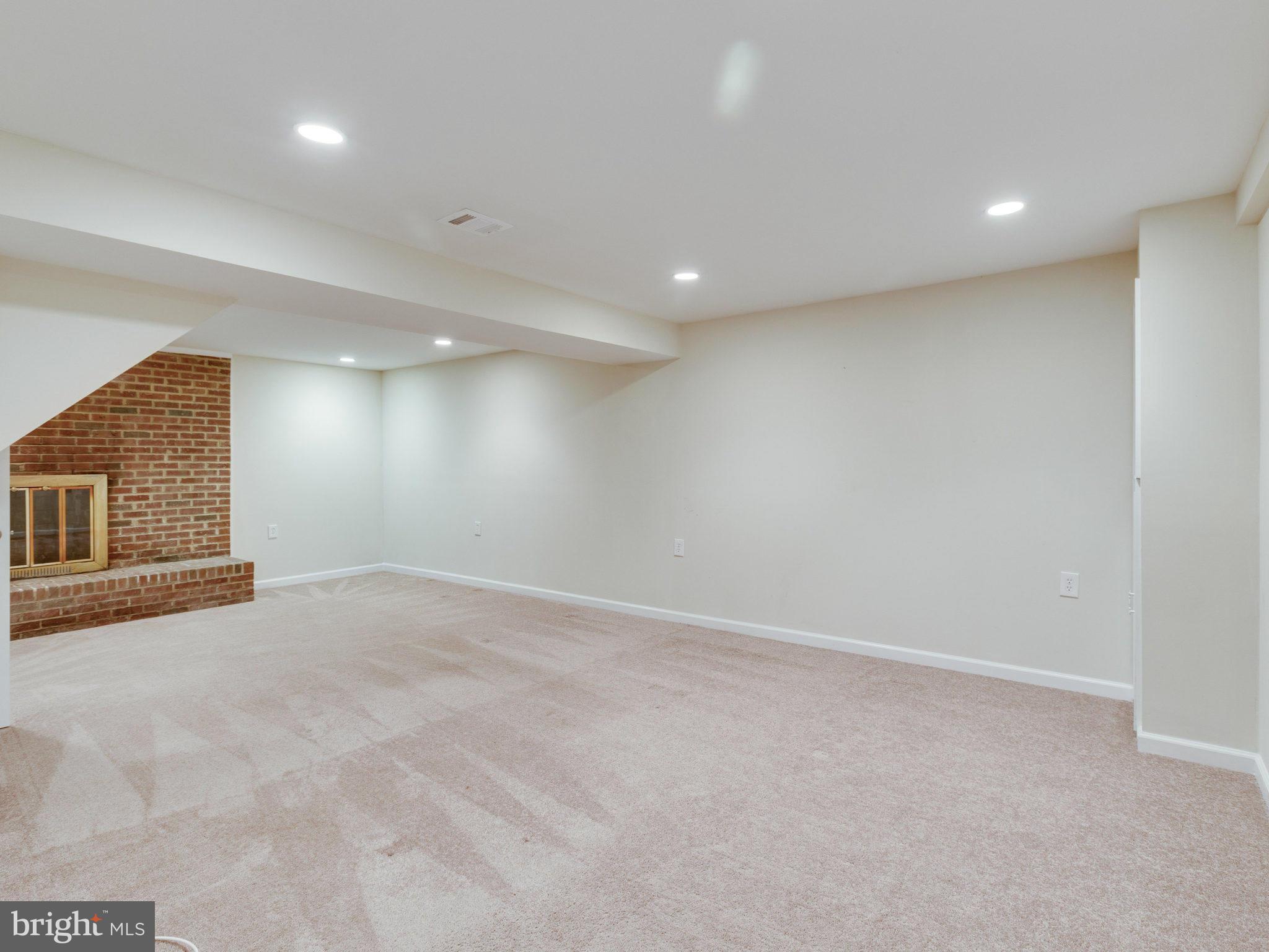 ROSE HILL FARMS - Residential Lease