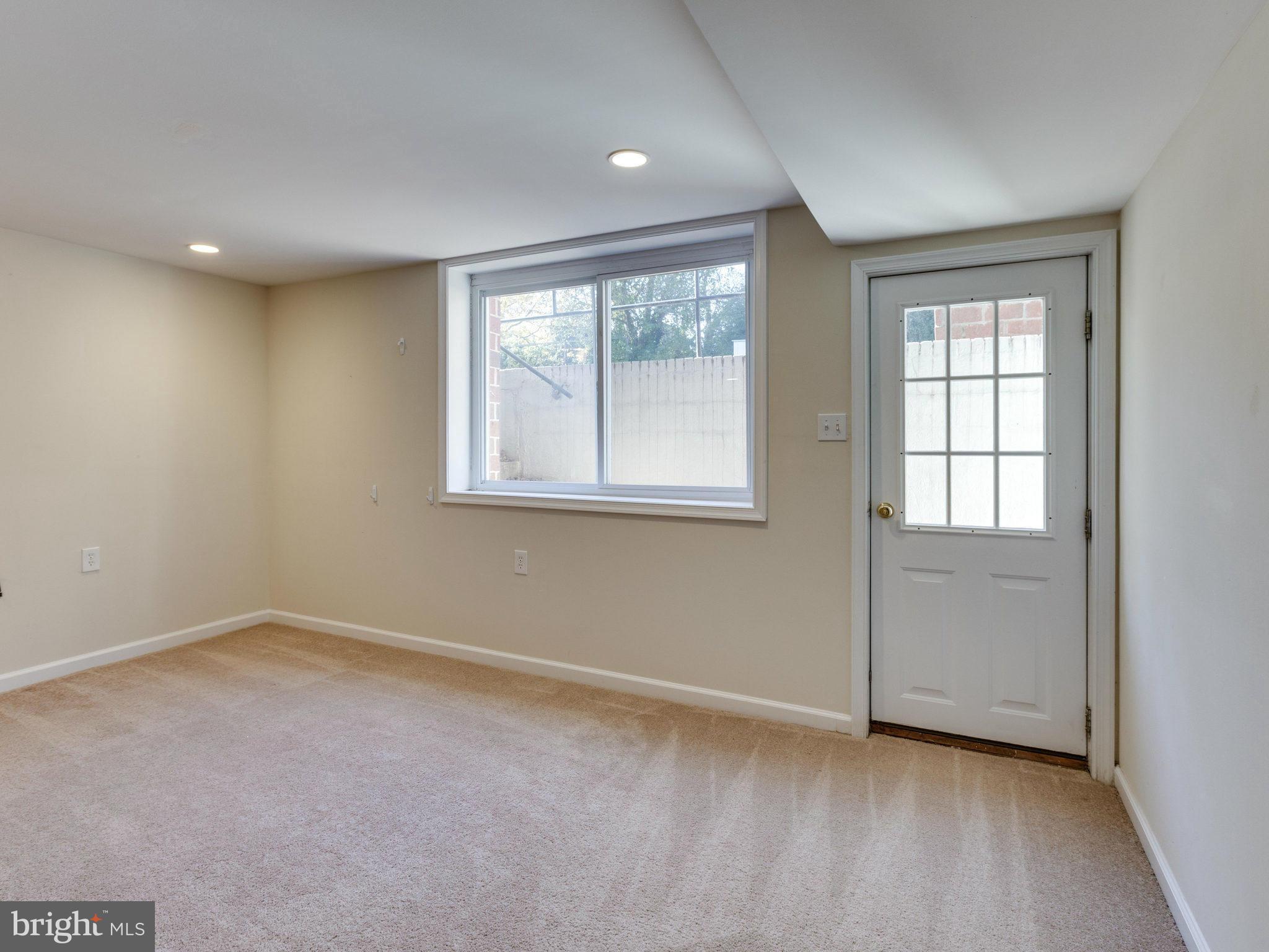 ROSE HILL FARMS - Residential Lease