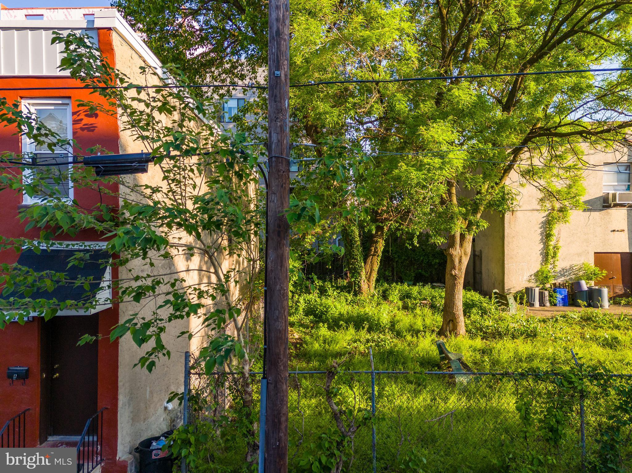 UNIVERSITY CITY - Land