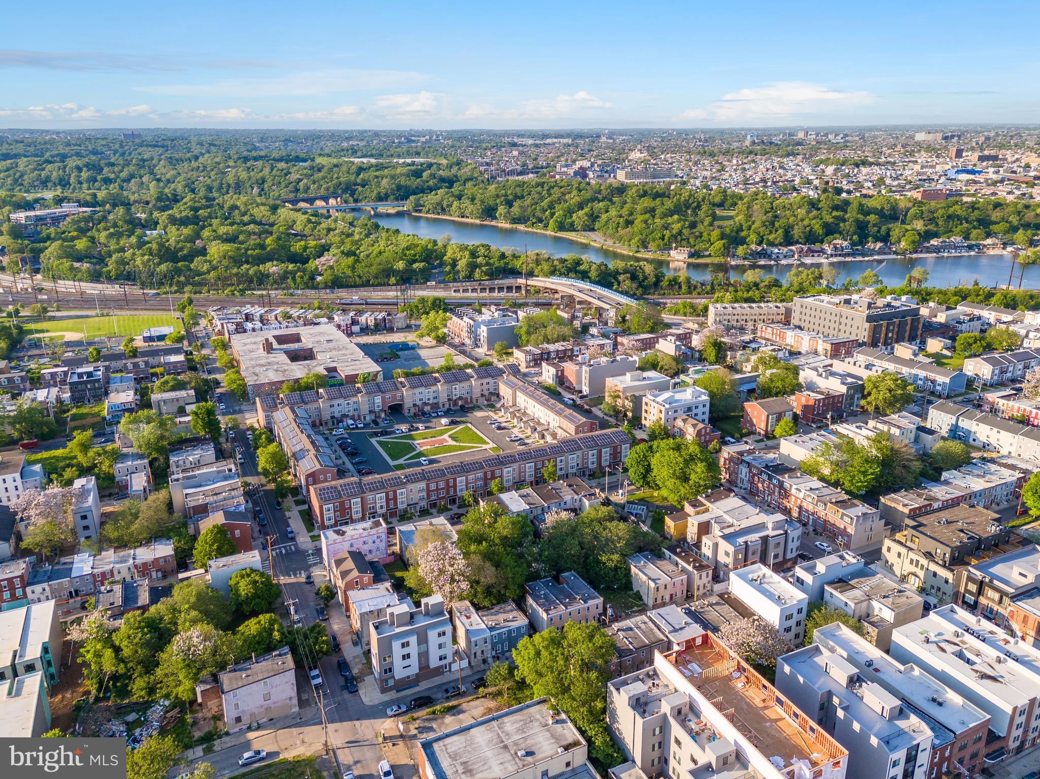 UNIVERSITY CITY - Land