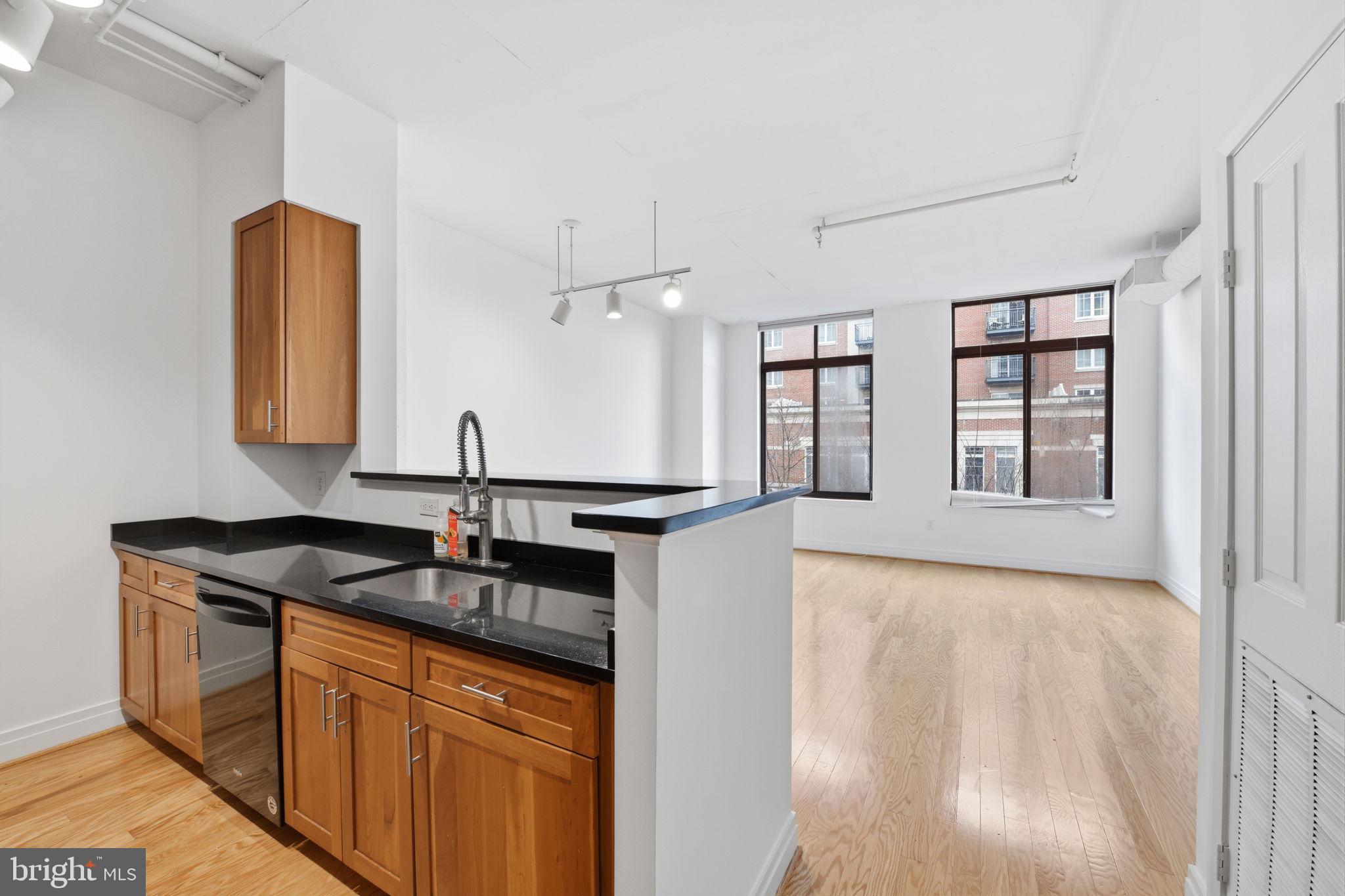 1205 N GARFIELD STREET N 401