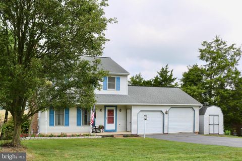 Photo of 587 Hi View Drive, Lititz, PA 17543 (MLS # PALA2056688)