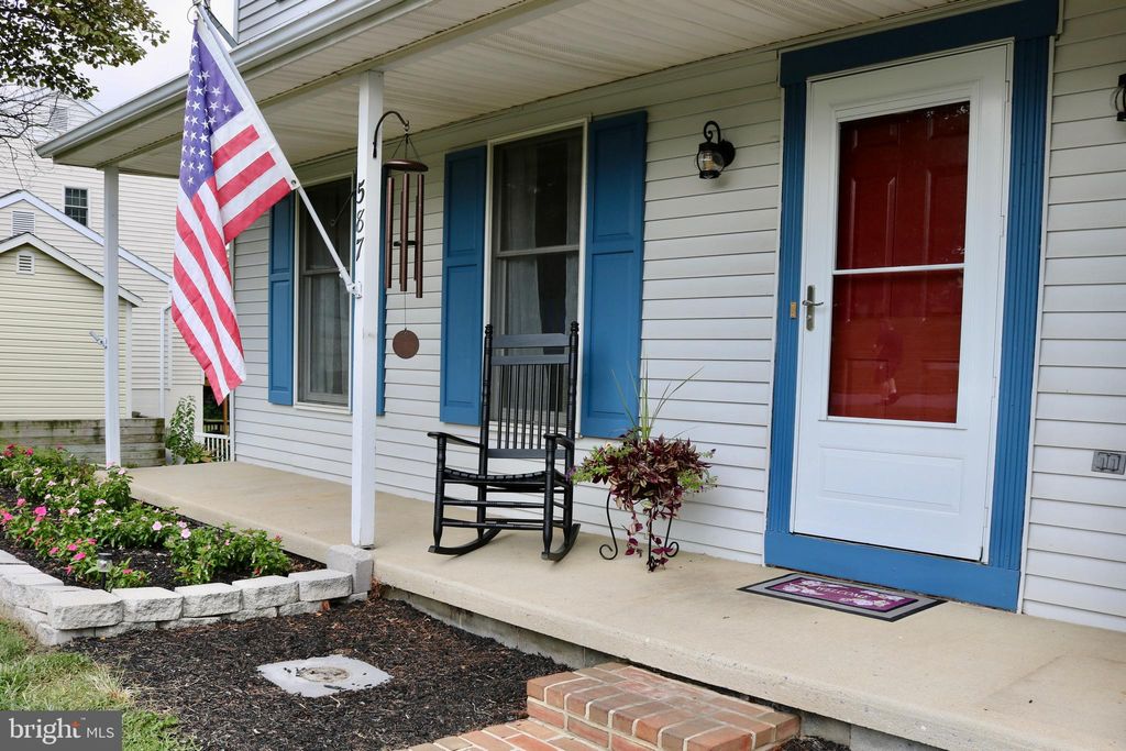 Photo of 587 Hi View Drive, Lititz, PA 17543 (MLS # PALA2056688)