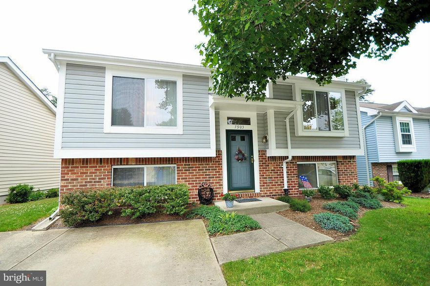 MAJOR PRICE REDUCTION!IF YOU'RE LOOKING FOR THE CREAM OF THE CROP THIS IS IT! NOT YOUR TYPICAL CHESTERFIELD LOCATION. THIS HOME  IS LOCATED ON A PRIVATE STREET OF ONLY 23 HOMES W/ LARGE LOTS. THE OWNERS HAVE METICULOSLY CARED FOR THIS BEAUTY! FRESHLY PAINTED NEUTRAL INTERIOR, NEWER NEUTRAL CARPETING THRU OUT. VAULTED CEILINGS IN LIV & DIN RMS. DECK  LEADS TO LRGE BEAUTIFUL LANDSCAPED YARD W/ SHED!