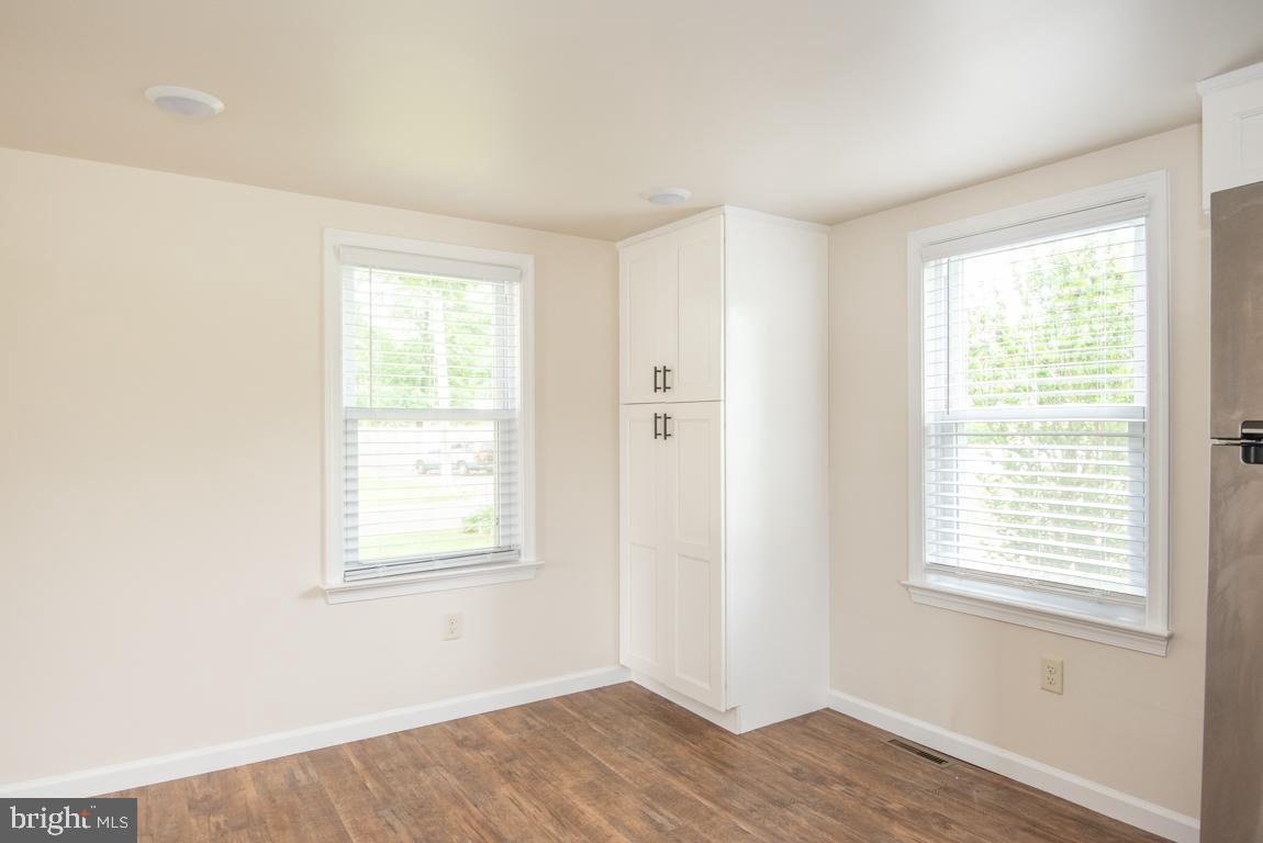 NEW  HOLLAND - Residential