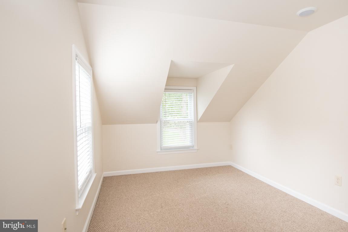 NEW  HOLLAND - Residential