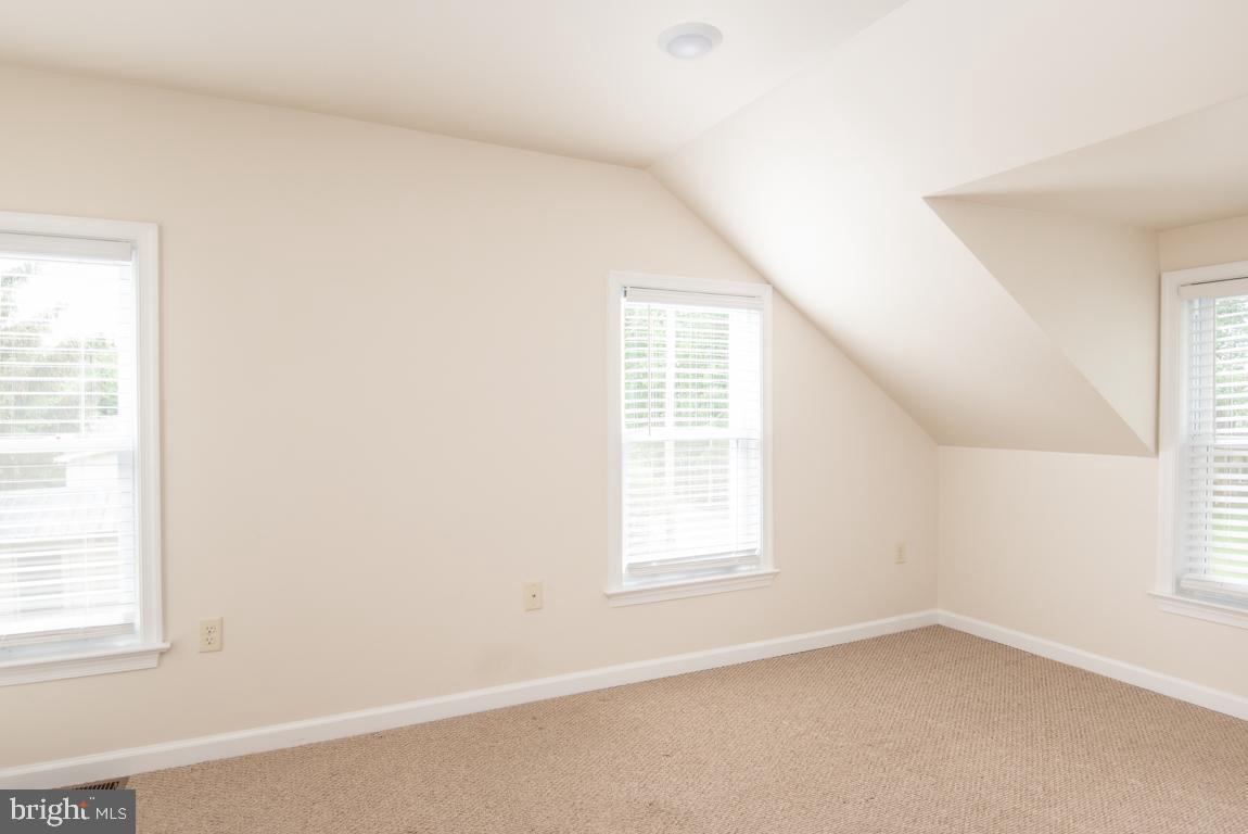 NEW  HOLLAND - Residential