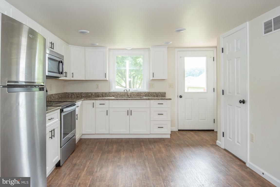 NEW  HOLLAND - Residential