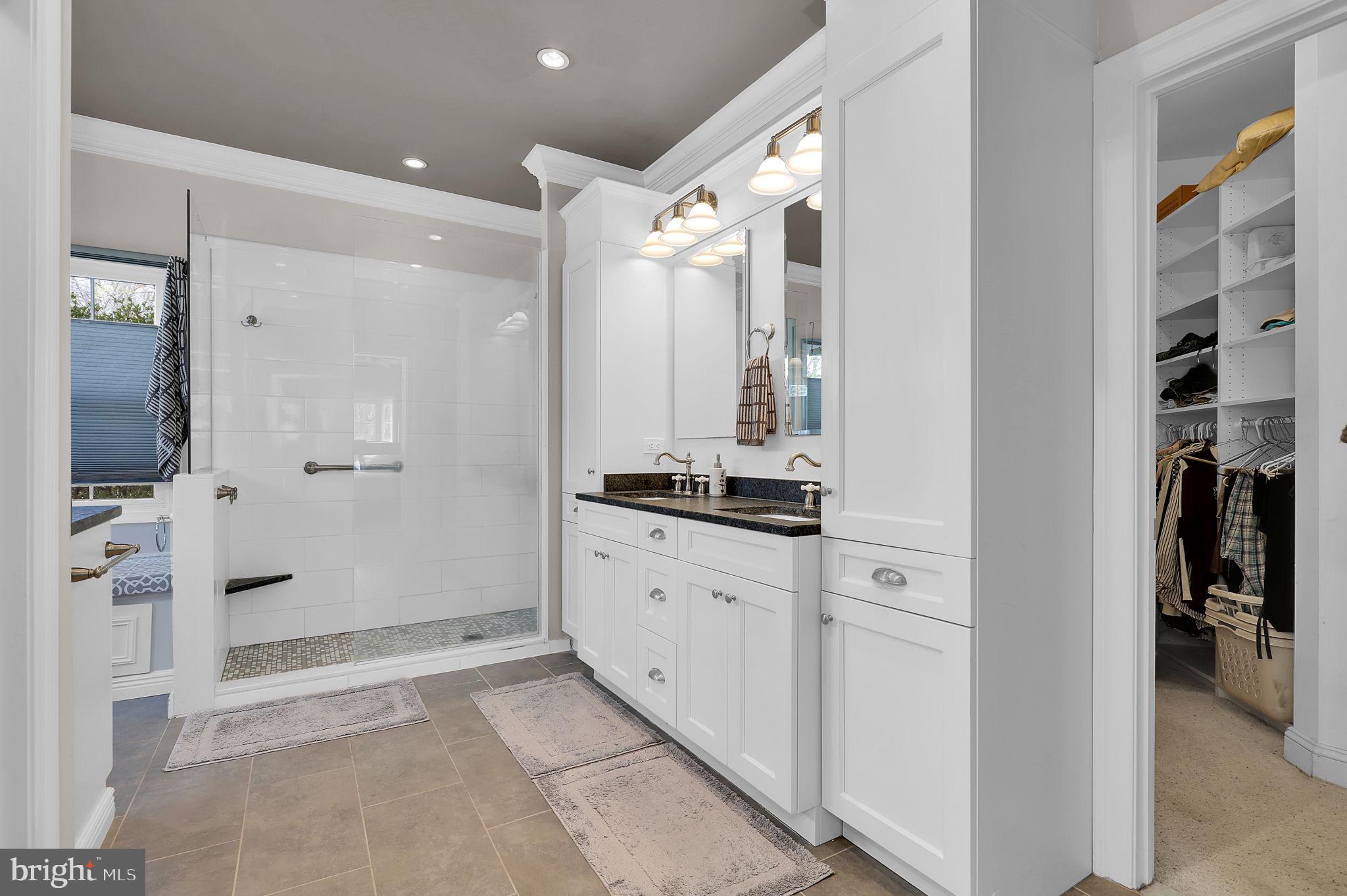 WINDSOR KNOLLS - Residential