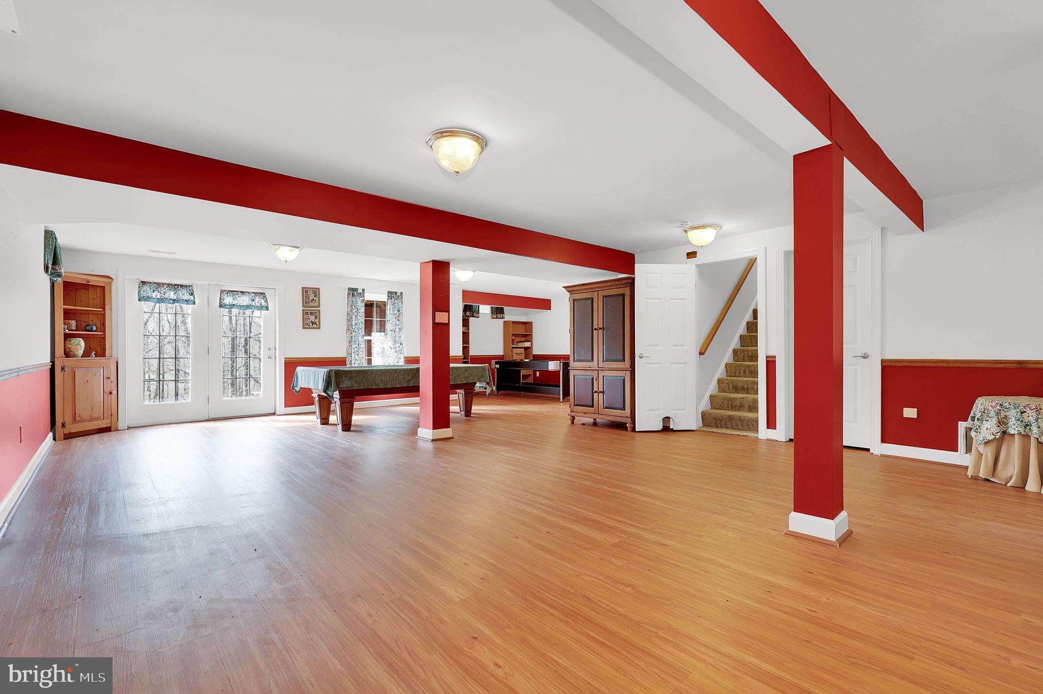 WINDSOR KNOLLS - Residential