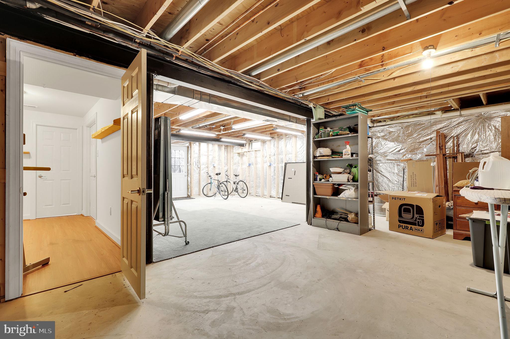 WINDSOR KNOLLS - Residential