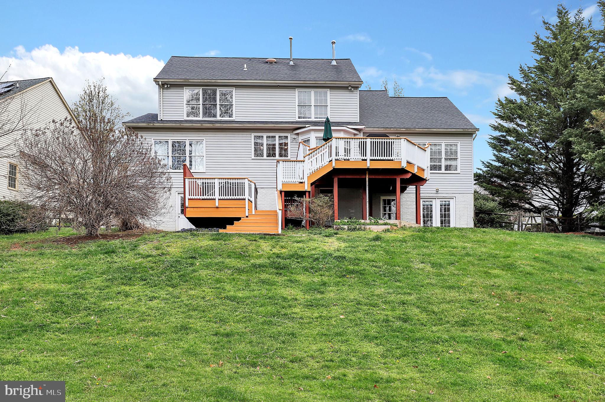 WINDSOR KNOLLS - Residential