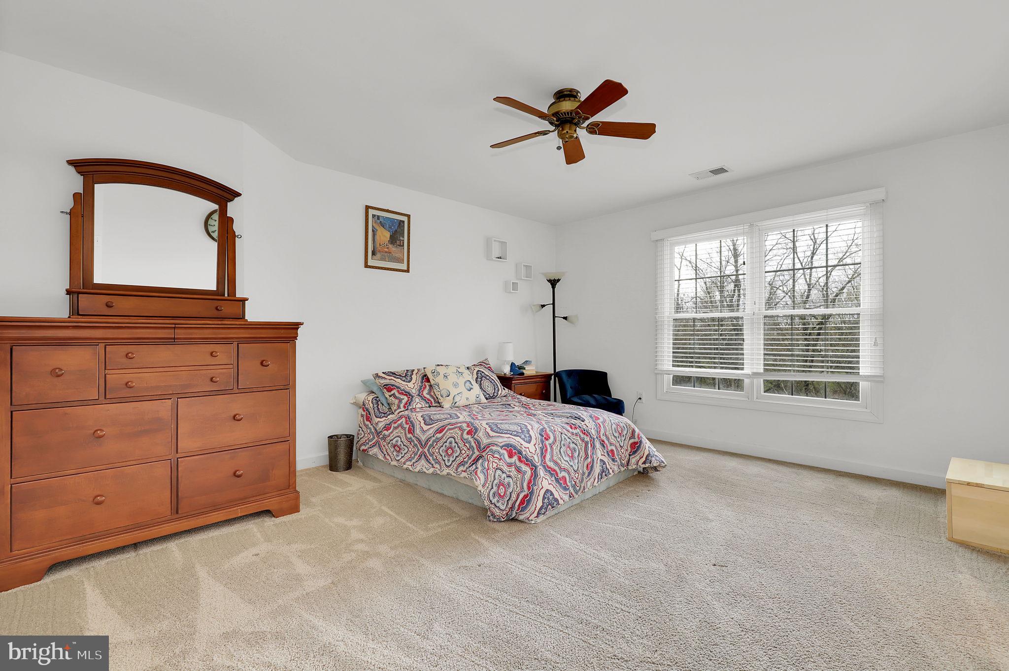 WINDSOR KNOLLS - Residential