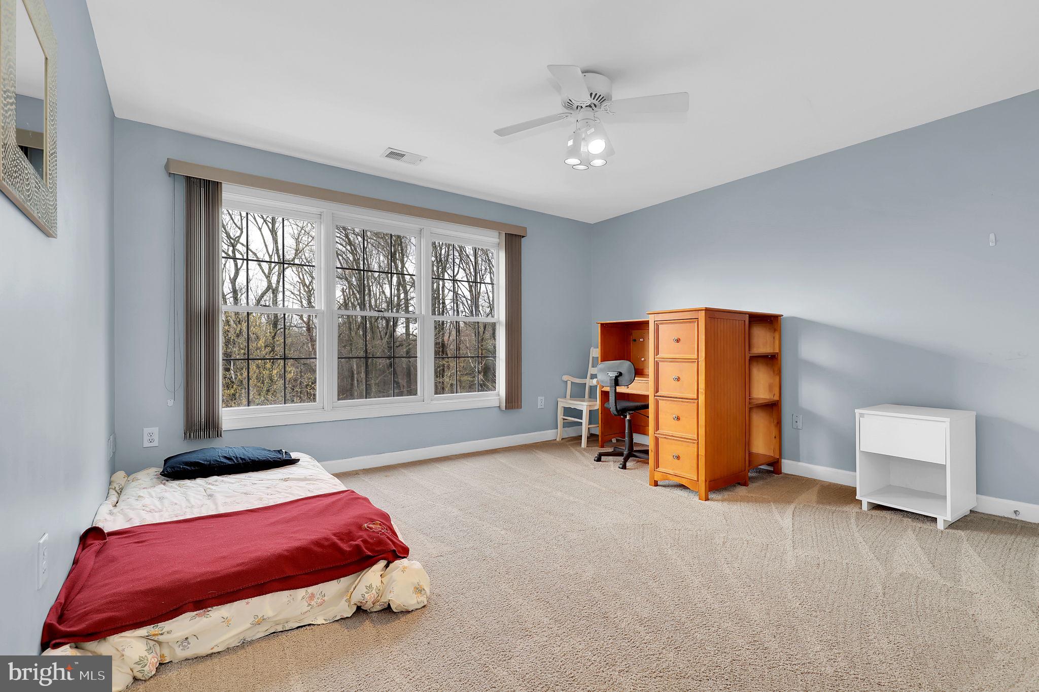 WINDSOR KNOLLS - Residential