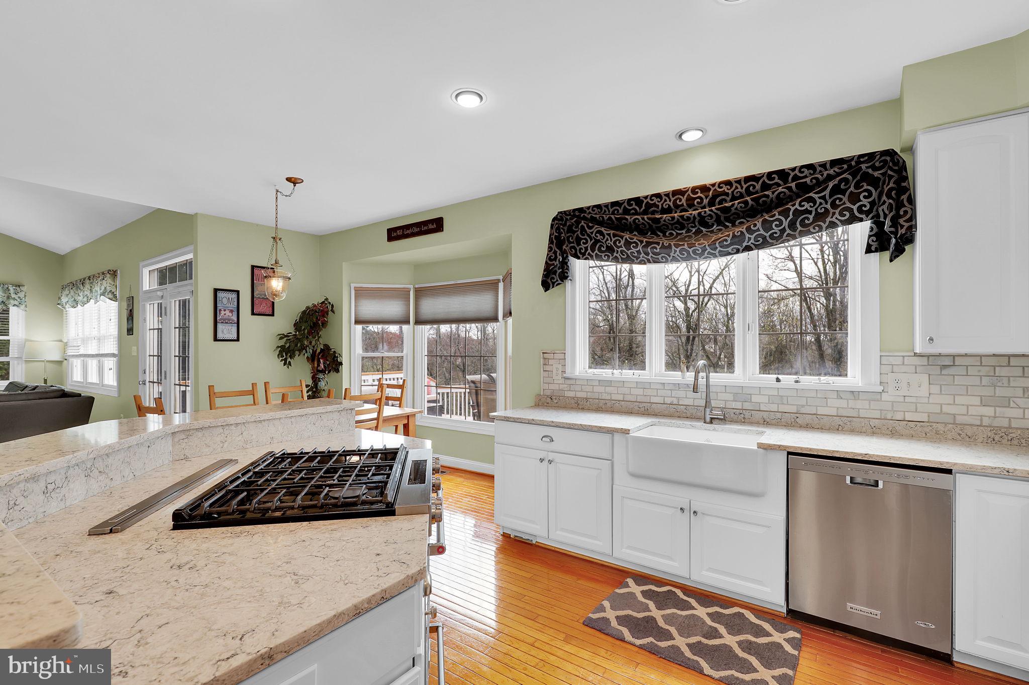 WINDSOR KNOLLS - Residential