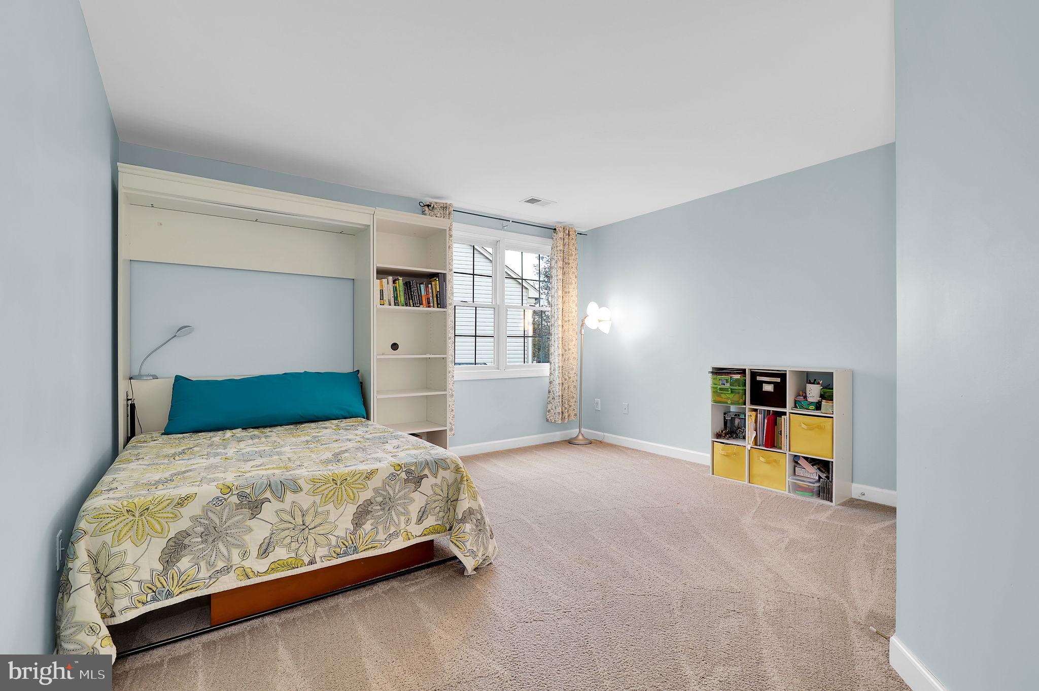 WINDSOR KNOLLS - Residential