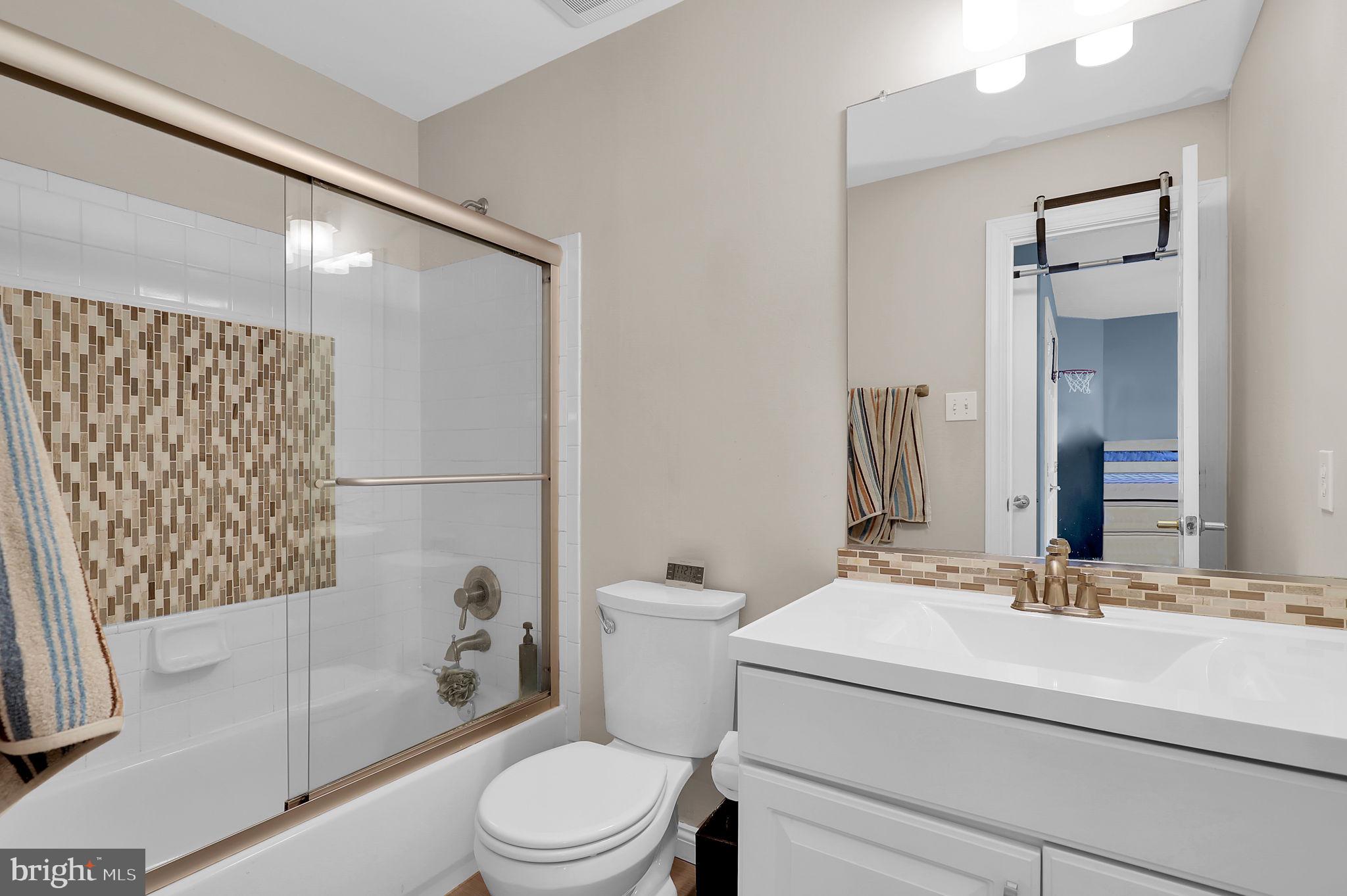 WINDSOR KNOLLS - Residential