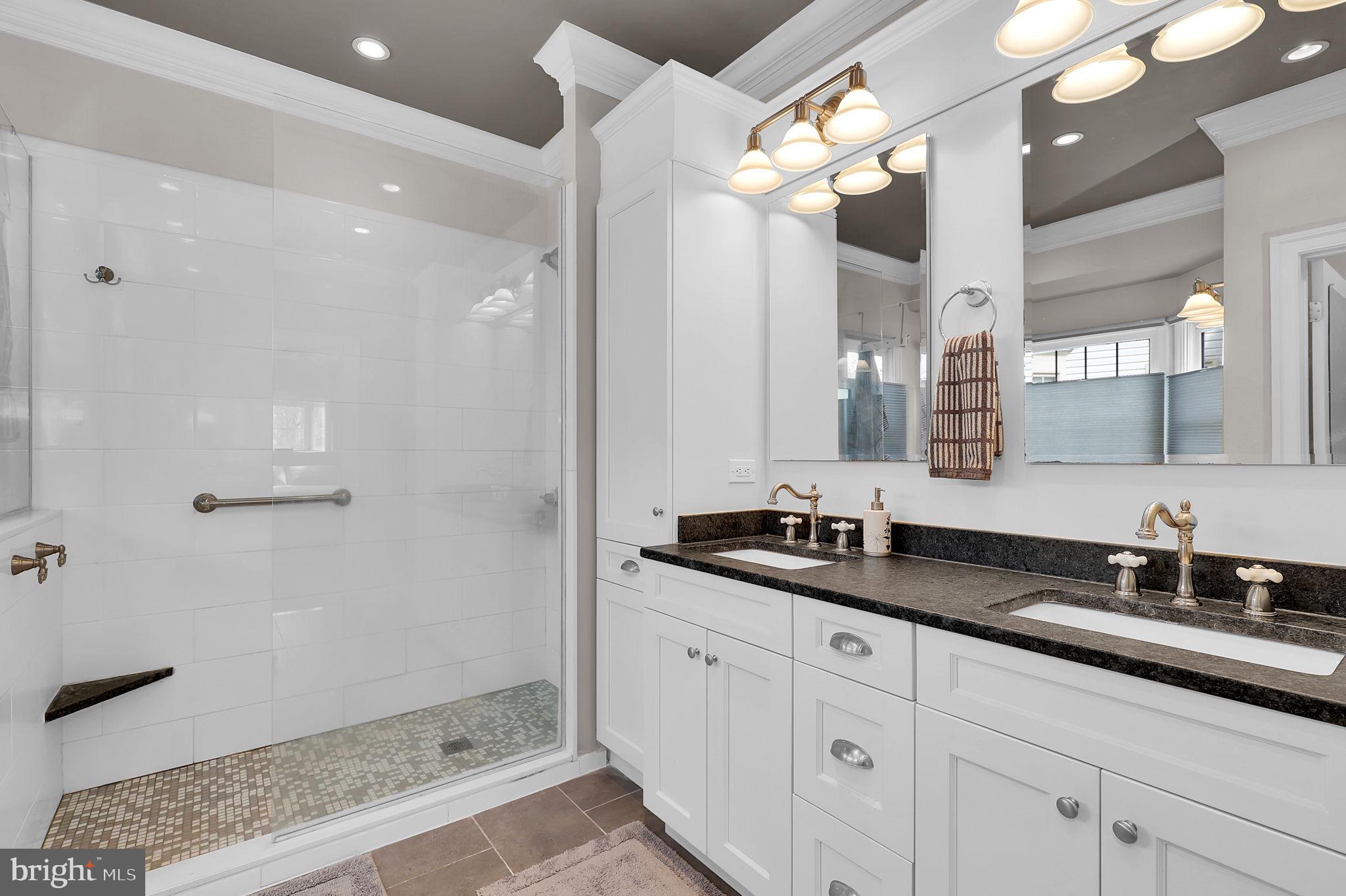 WINDSOR KNOLLS - Residential