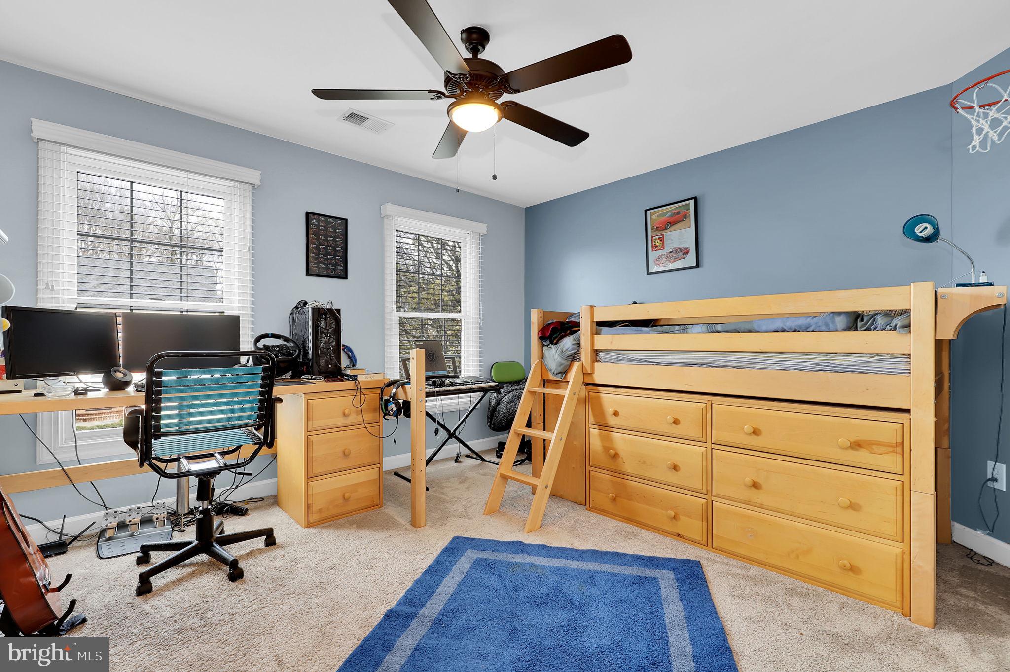 WINDSOR KNOLLS - Residential