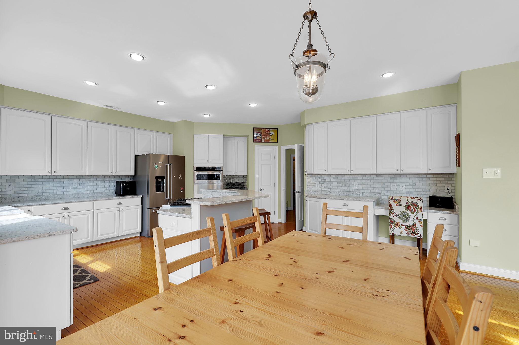 WINDSOR KNOLLS - Residential