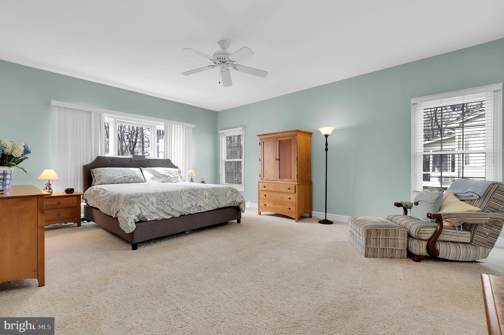 WINDSOR KNOLLS - Residential