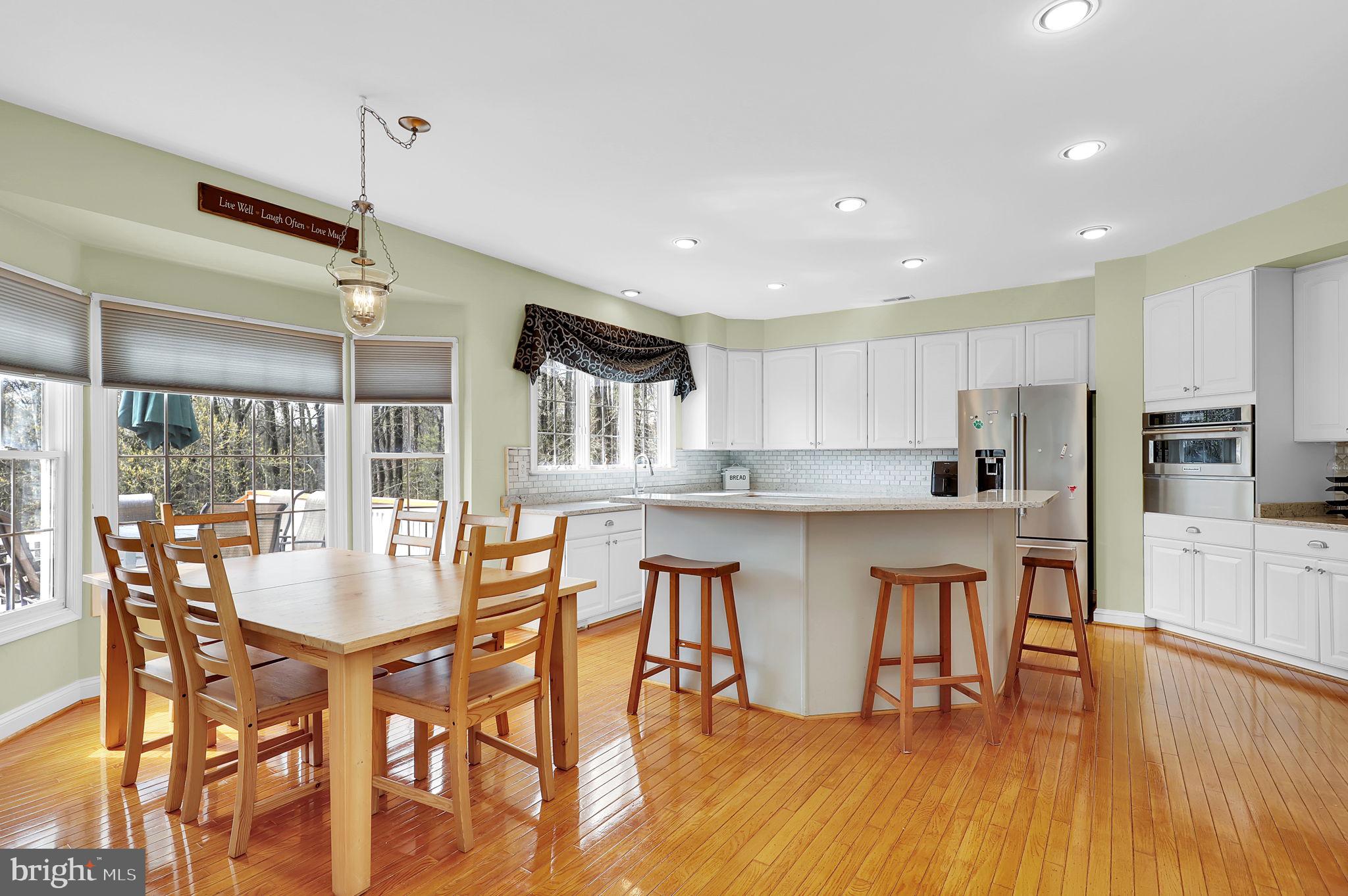 WINDSOR KNOLLS - Residential