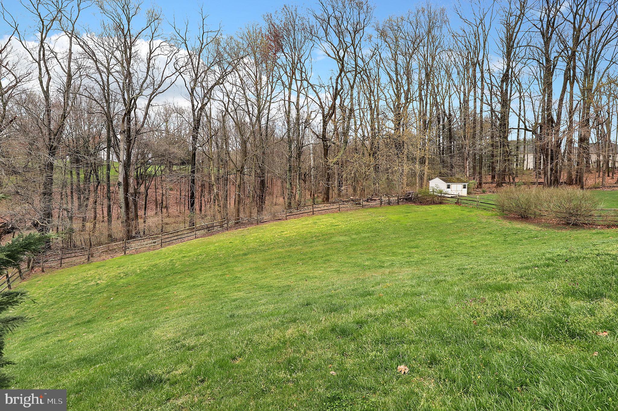 WINDSOR KNOLLS - Residential