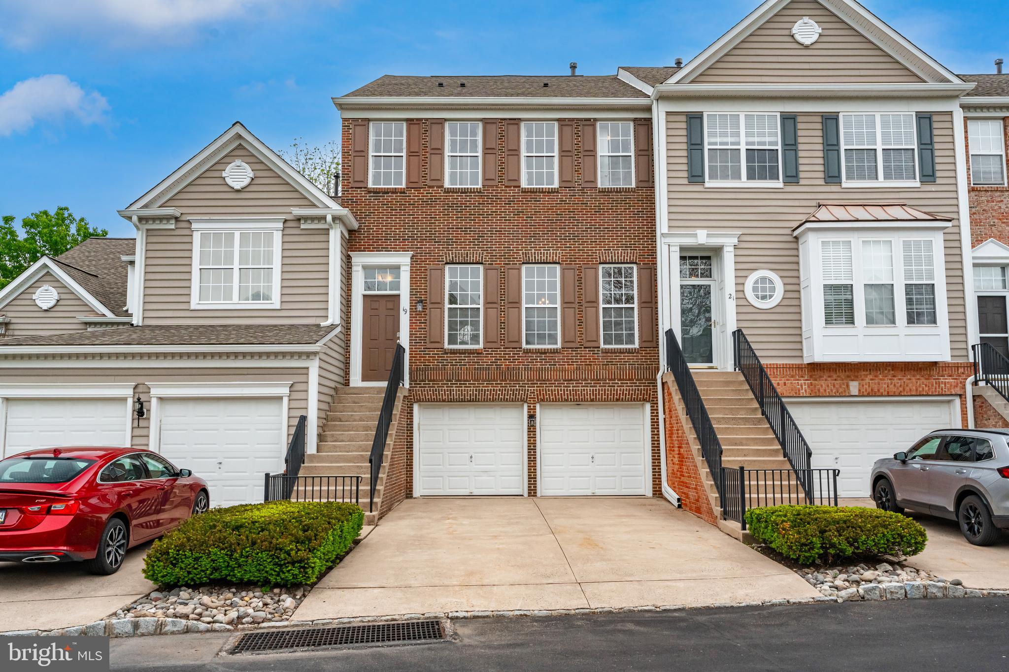 19 AVALON COURT