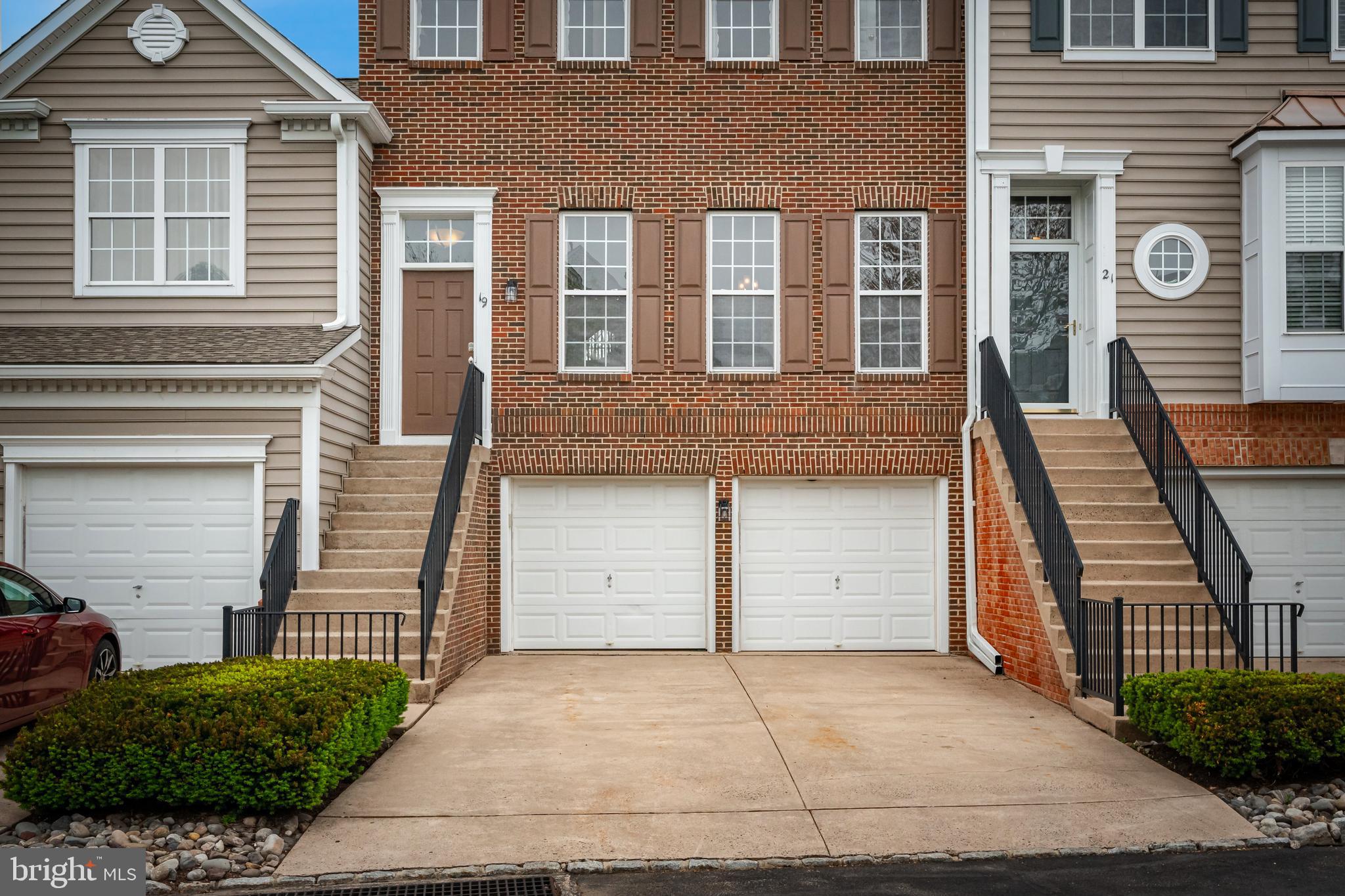 19 AVALON COURT