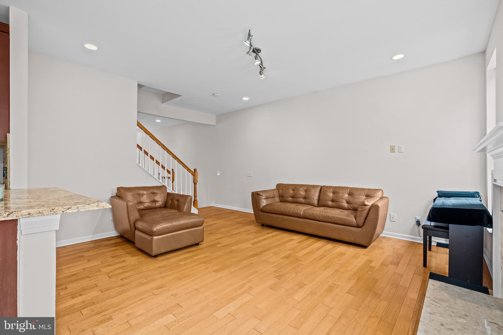 DOYLESTOWN STATION - Residential