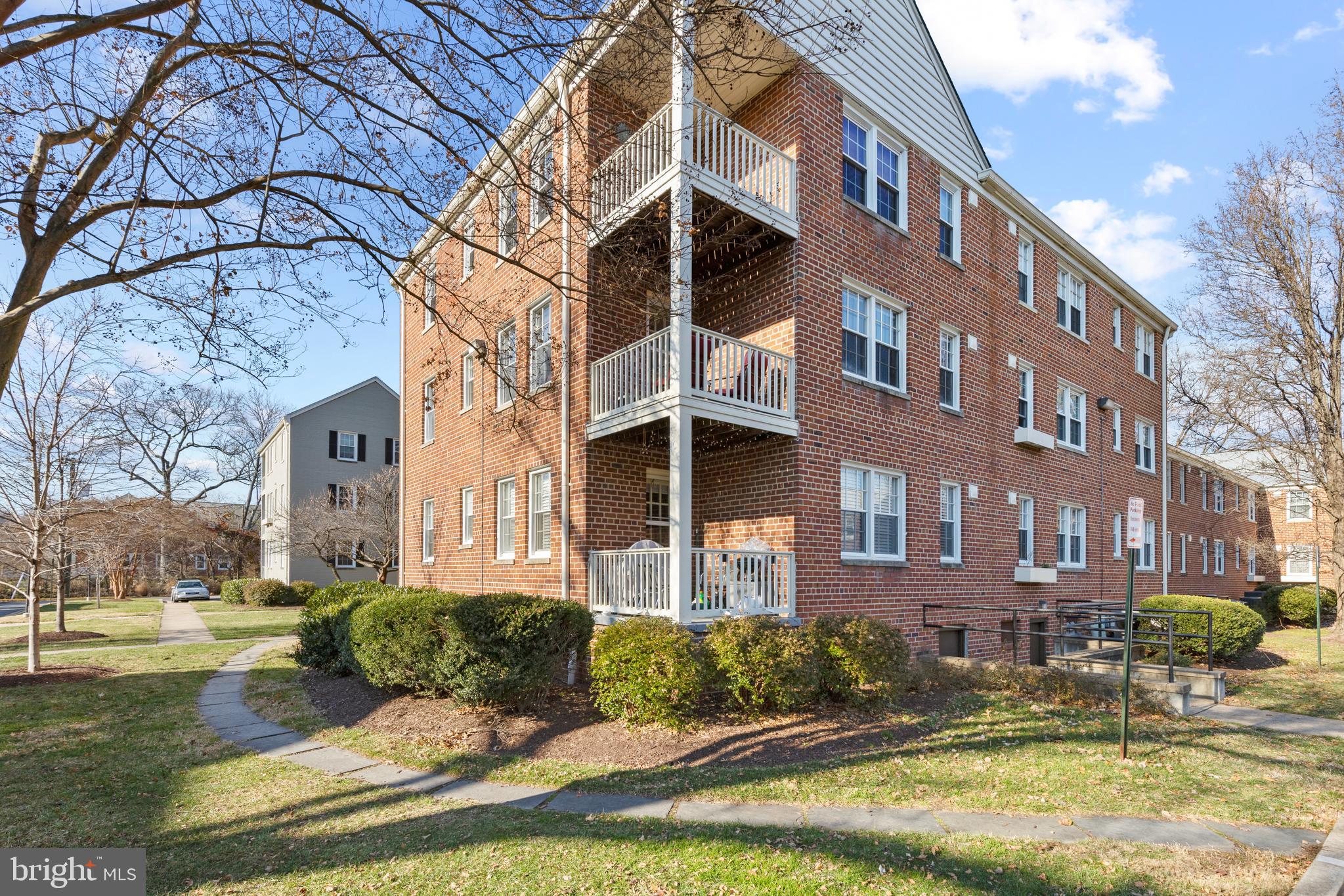 BELLE VIEW - Residential Lease