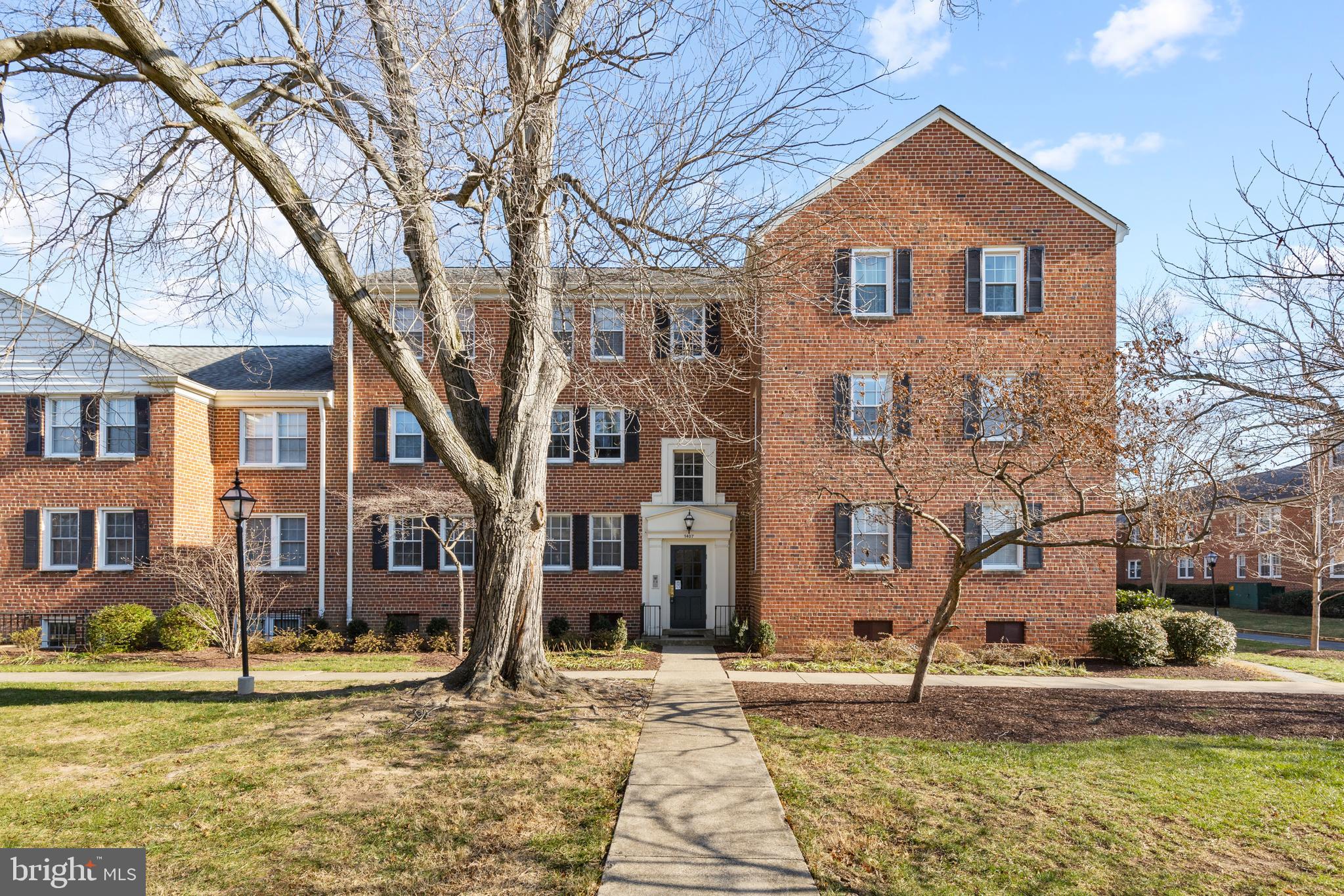 BELLE VIEW - Residential Lease