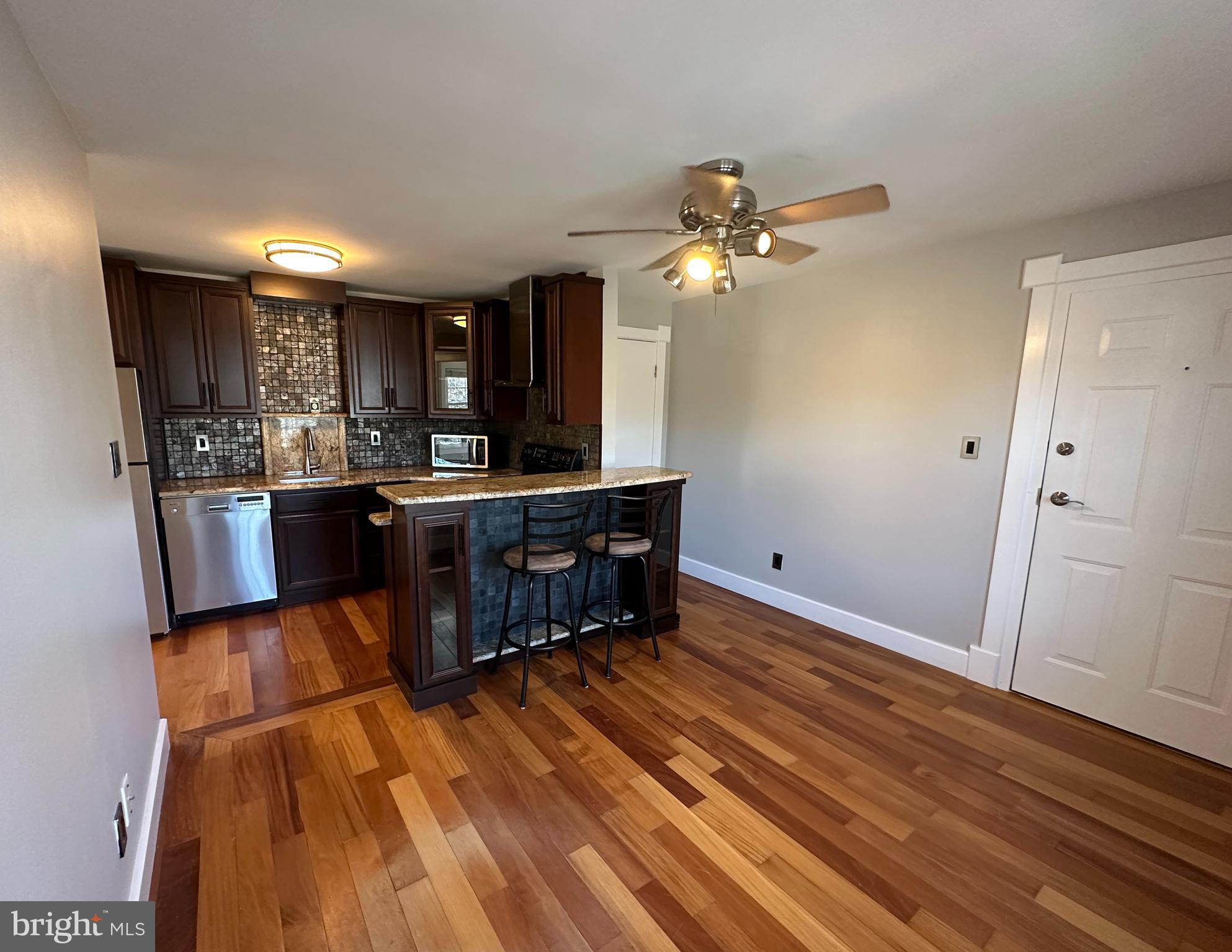 1800 DEWITT AVENUE F